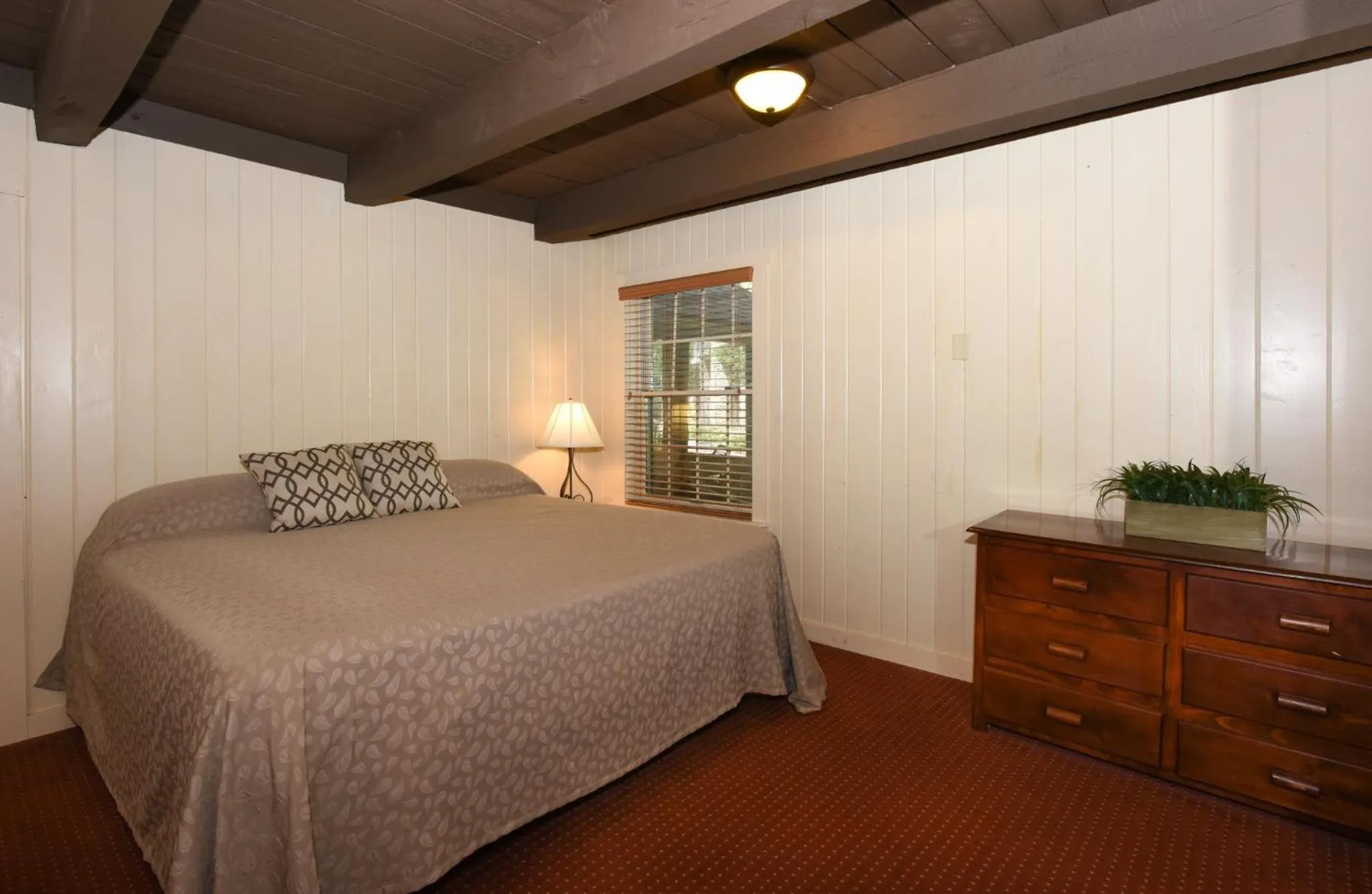 Photo of the whole room, Bed in Seven Springs Resort Properties