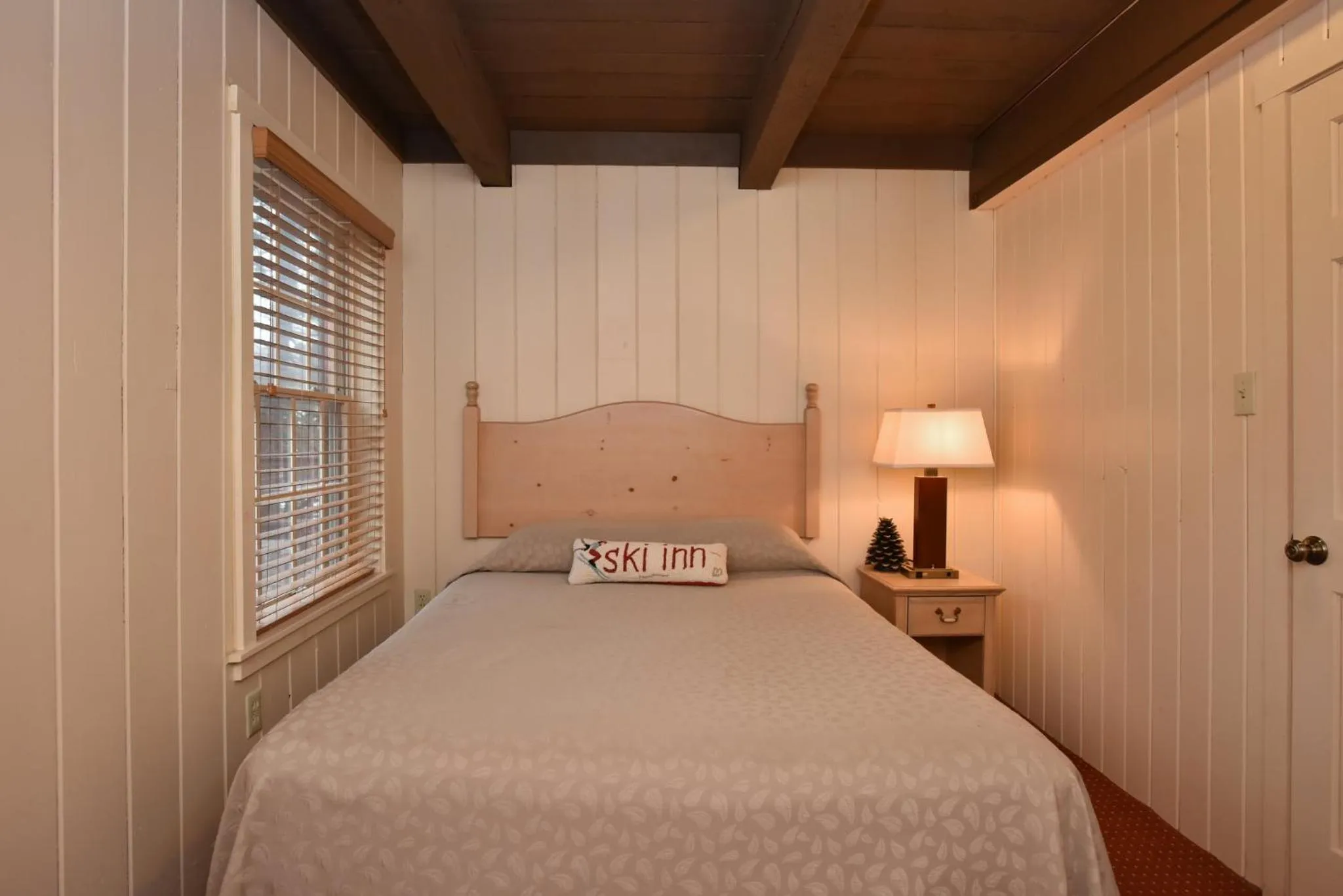 Photo of the whole room, Bed in Seven Springs Resort Properties