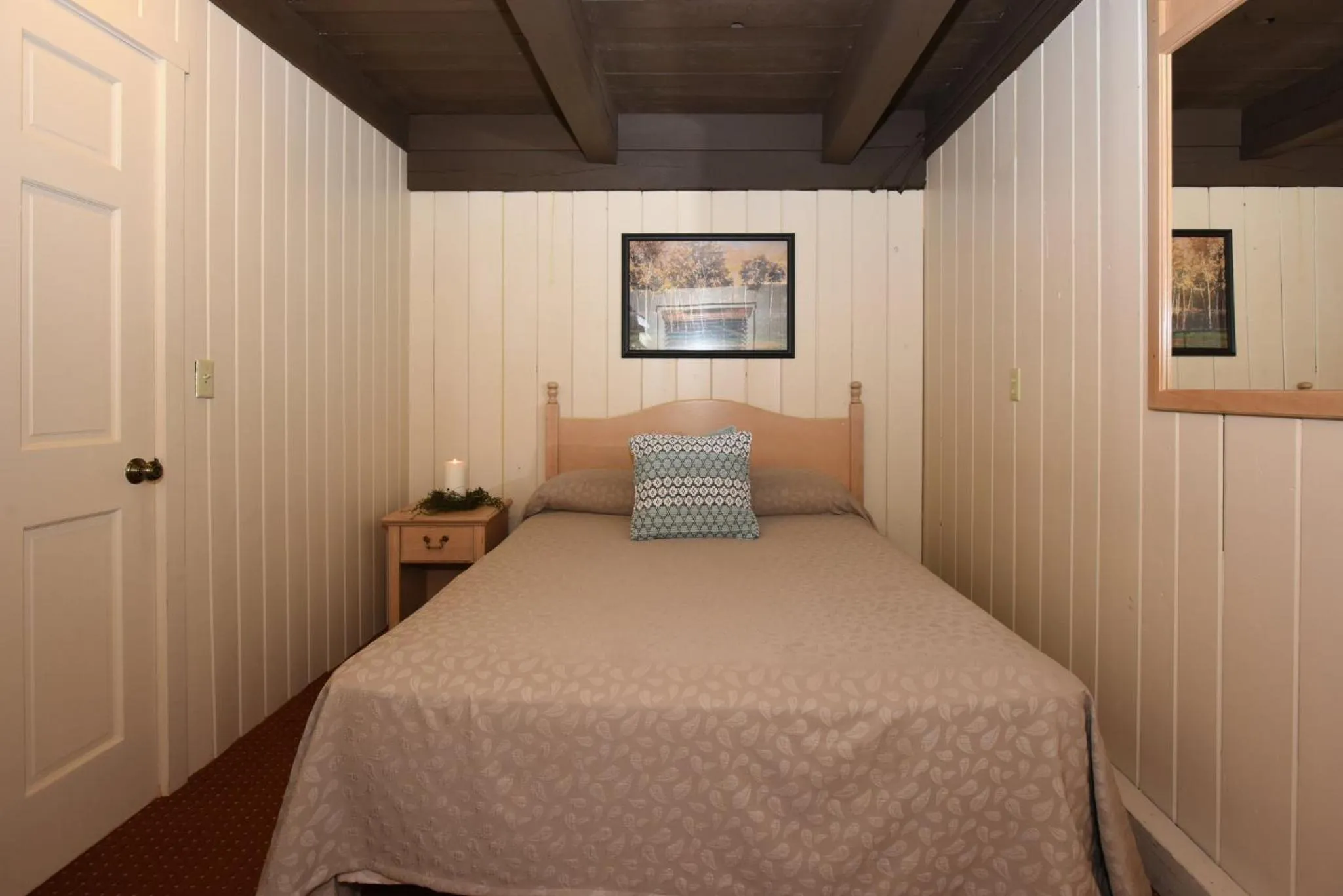 Photo of the whole room, Bed in Seven Springs Resort Properties