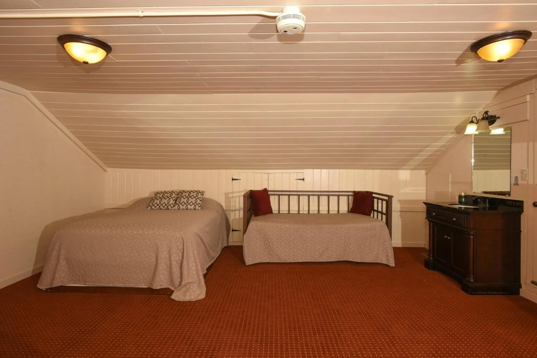Photo of the whole room, Bed in Seven Springs Resort Properties