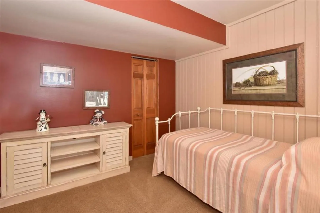 Bed in Seven Springs Resort Properties