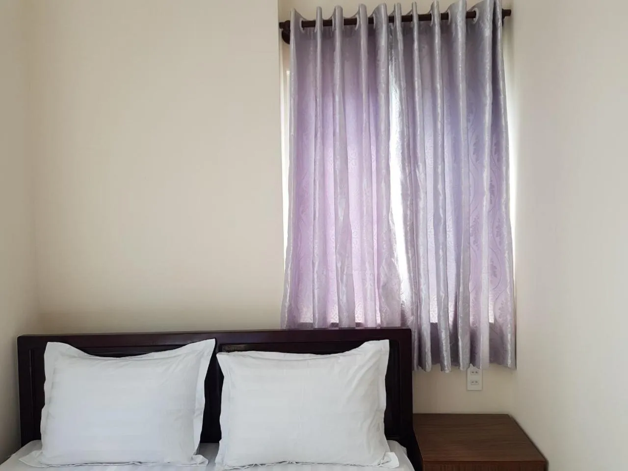 Bedroom, Bed in Hong Vinh Hotel