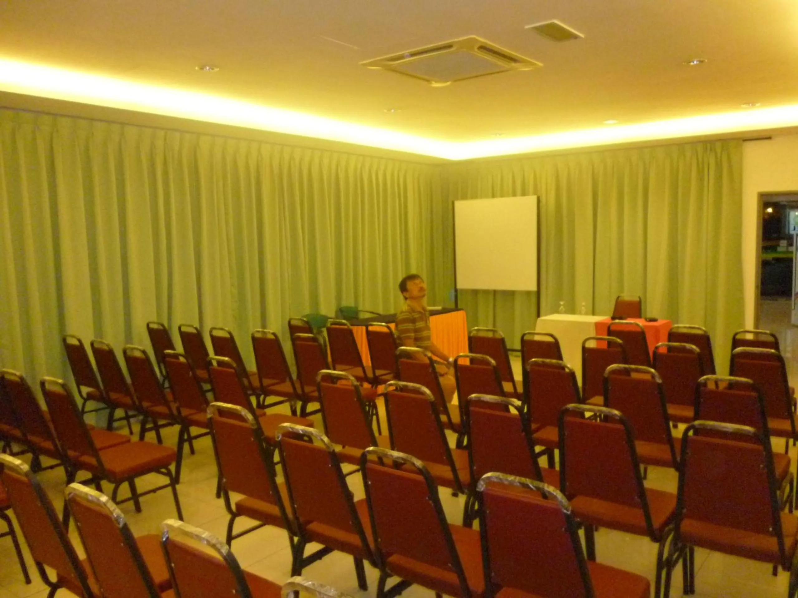 Banquet/Function facilities in G Six Hotel