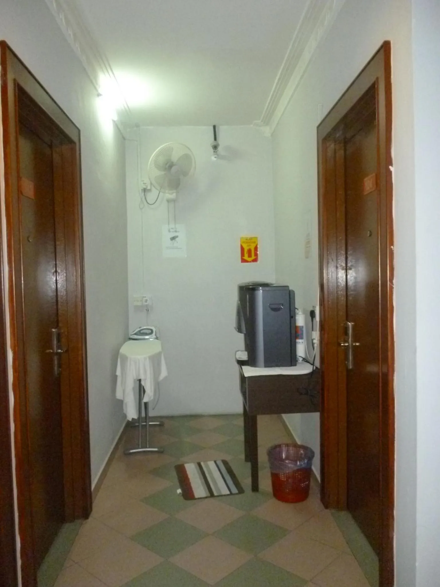 Coffee/tea facilities in G Six Hotel