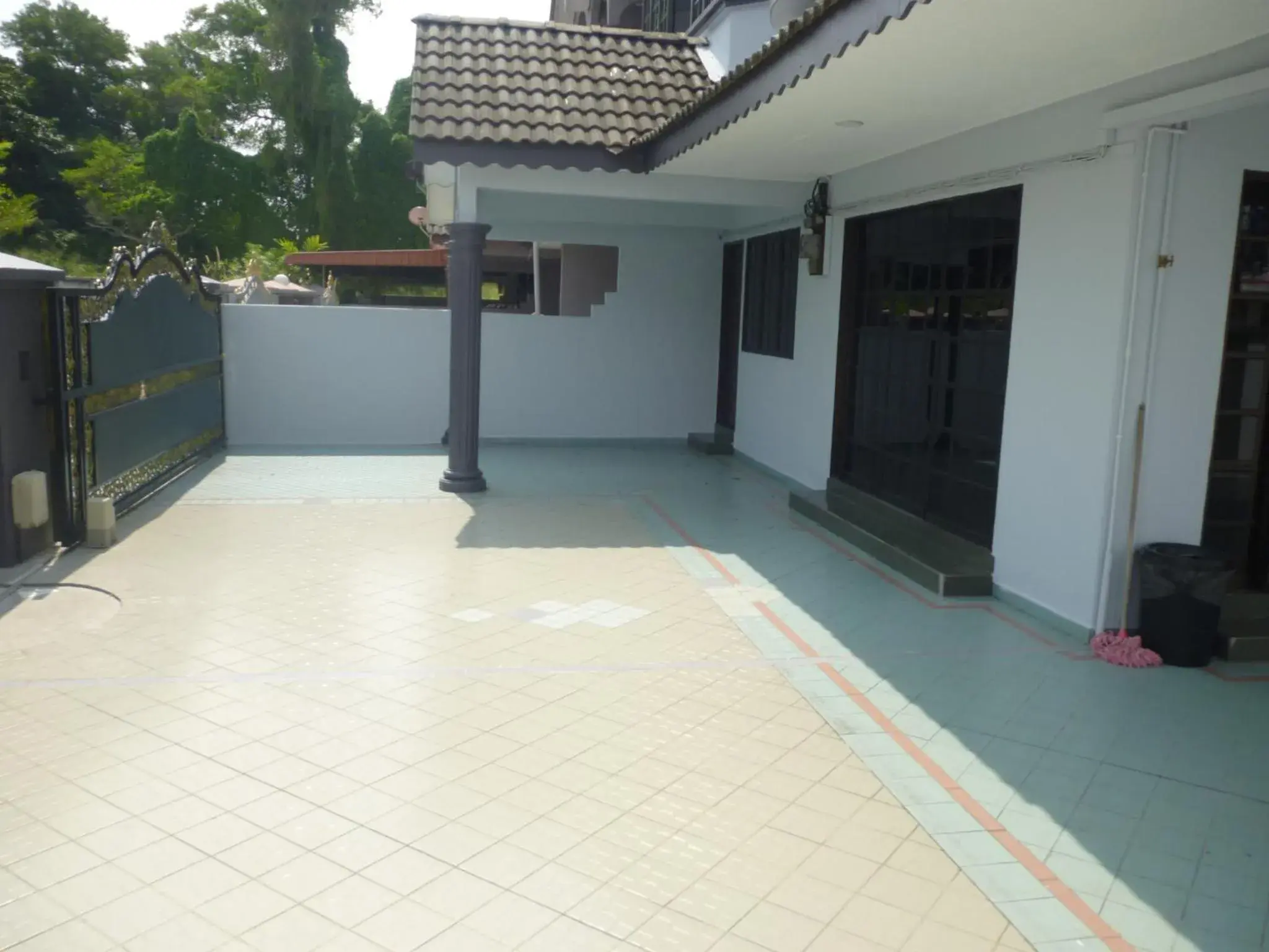 Facade/entrance in G Six Hotel Facade/entrance in G Six Hotel