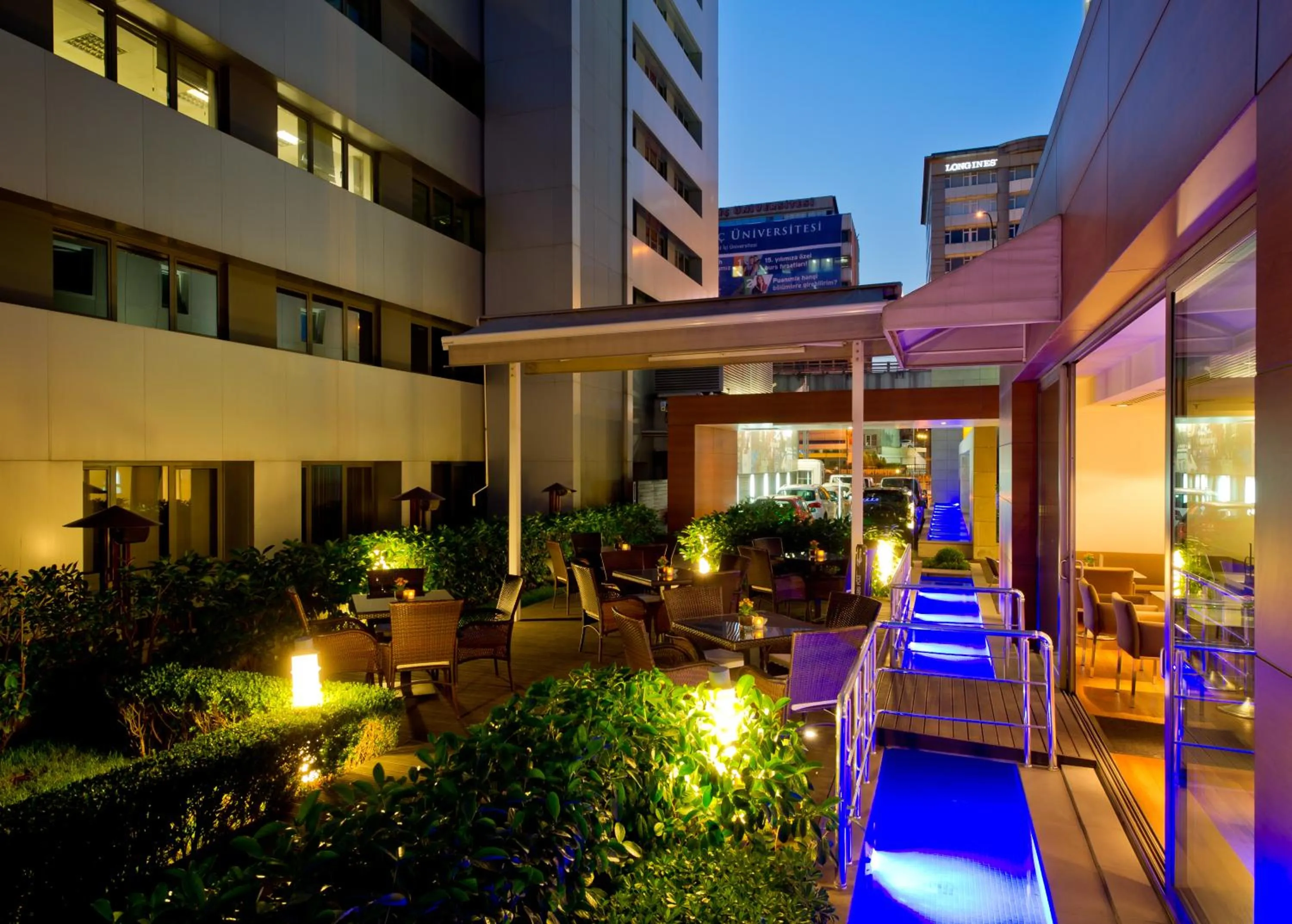 Facade/entrance in Divan Istanbul City