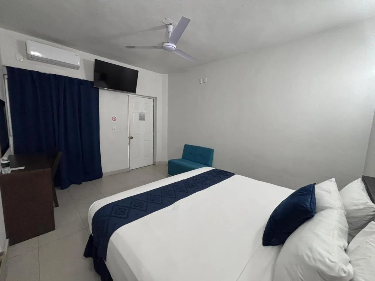 Bed in Hotel Juarez 70