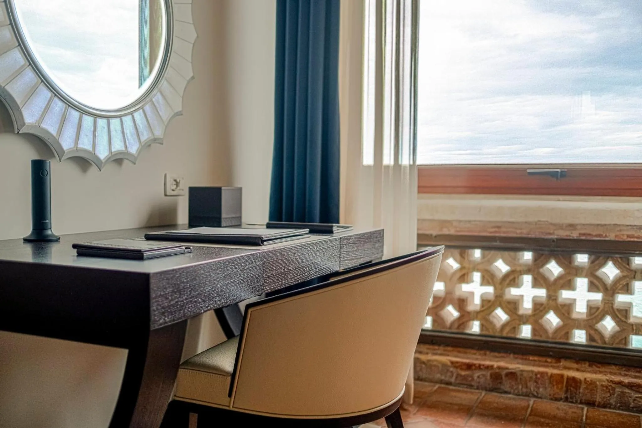 Photo of the whole room in San Clemente Palace Venice