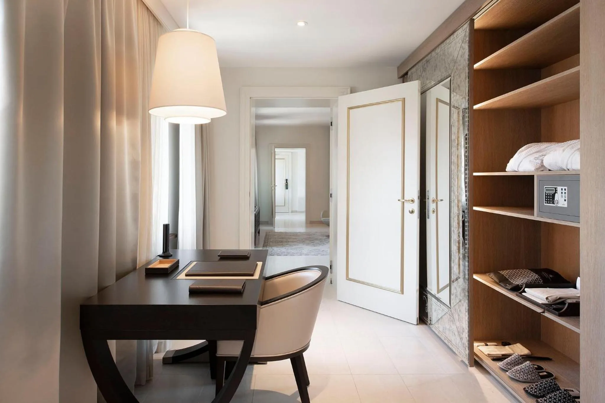 Photo of the whole room in San Clemente Palace Venice