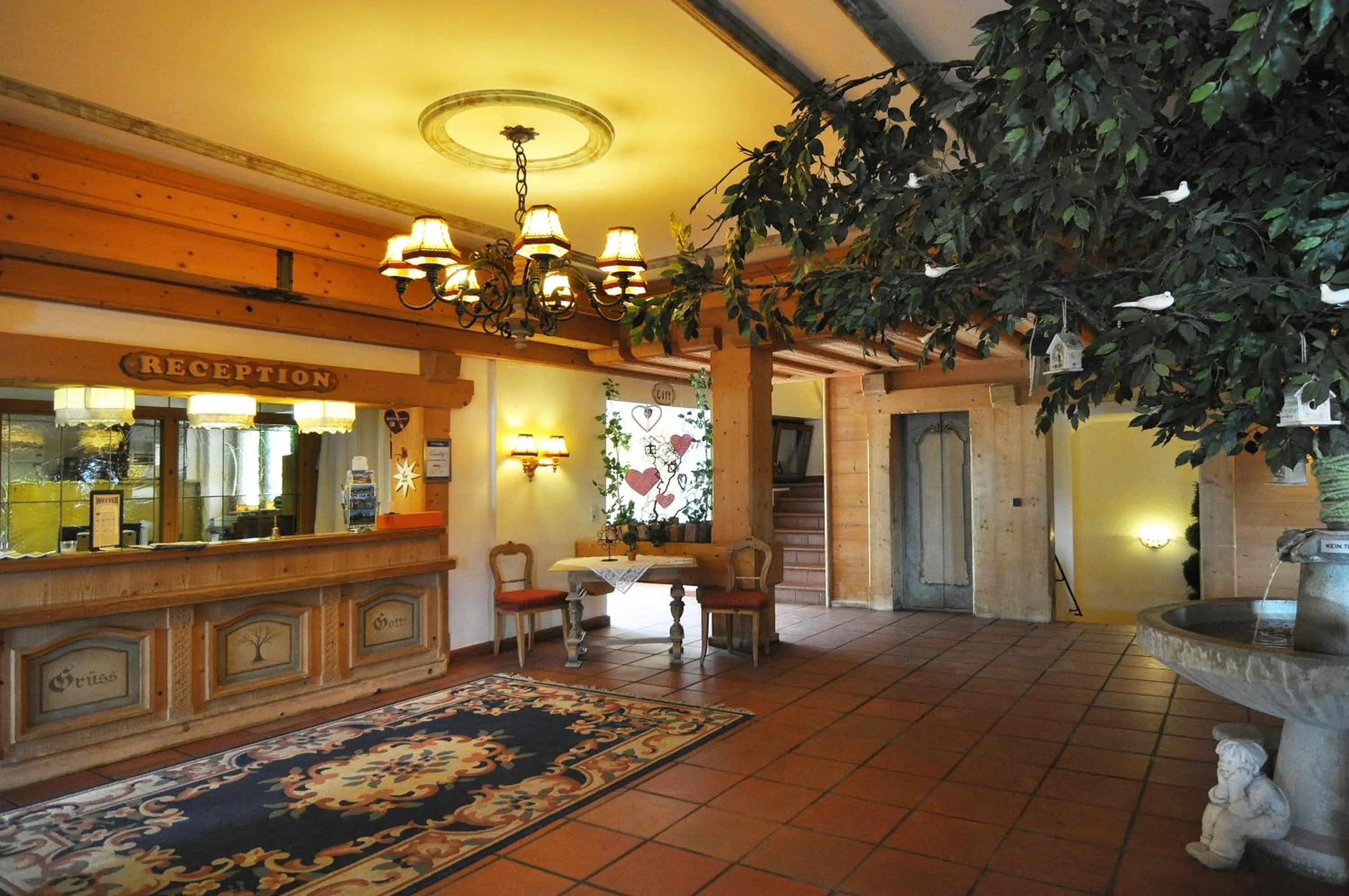 Lobby or reception in Kaiserhotel Kitzbühler Alpen