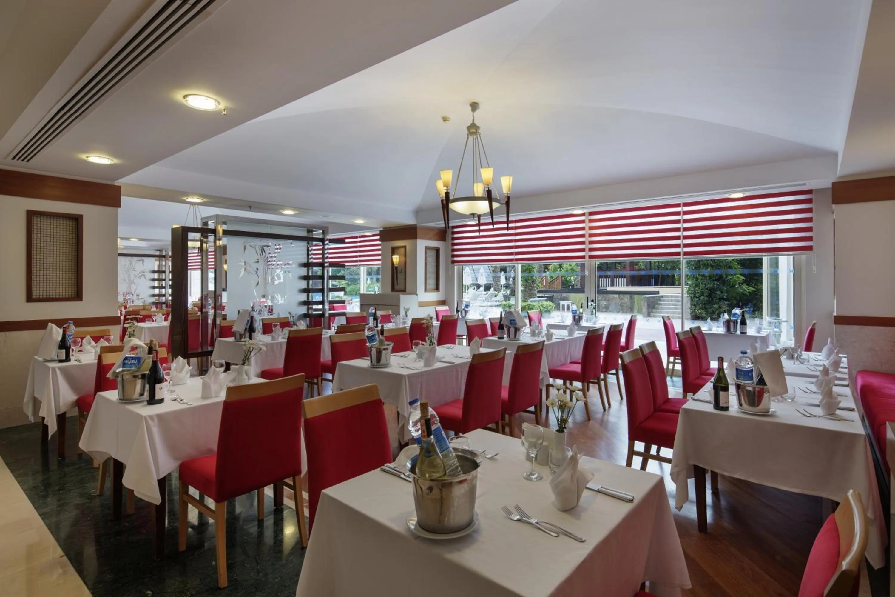 Restaurant/places to eat in Liberty Hotels Lara