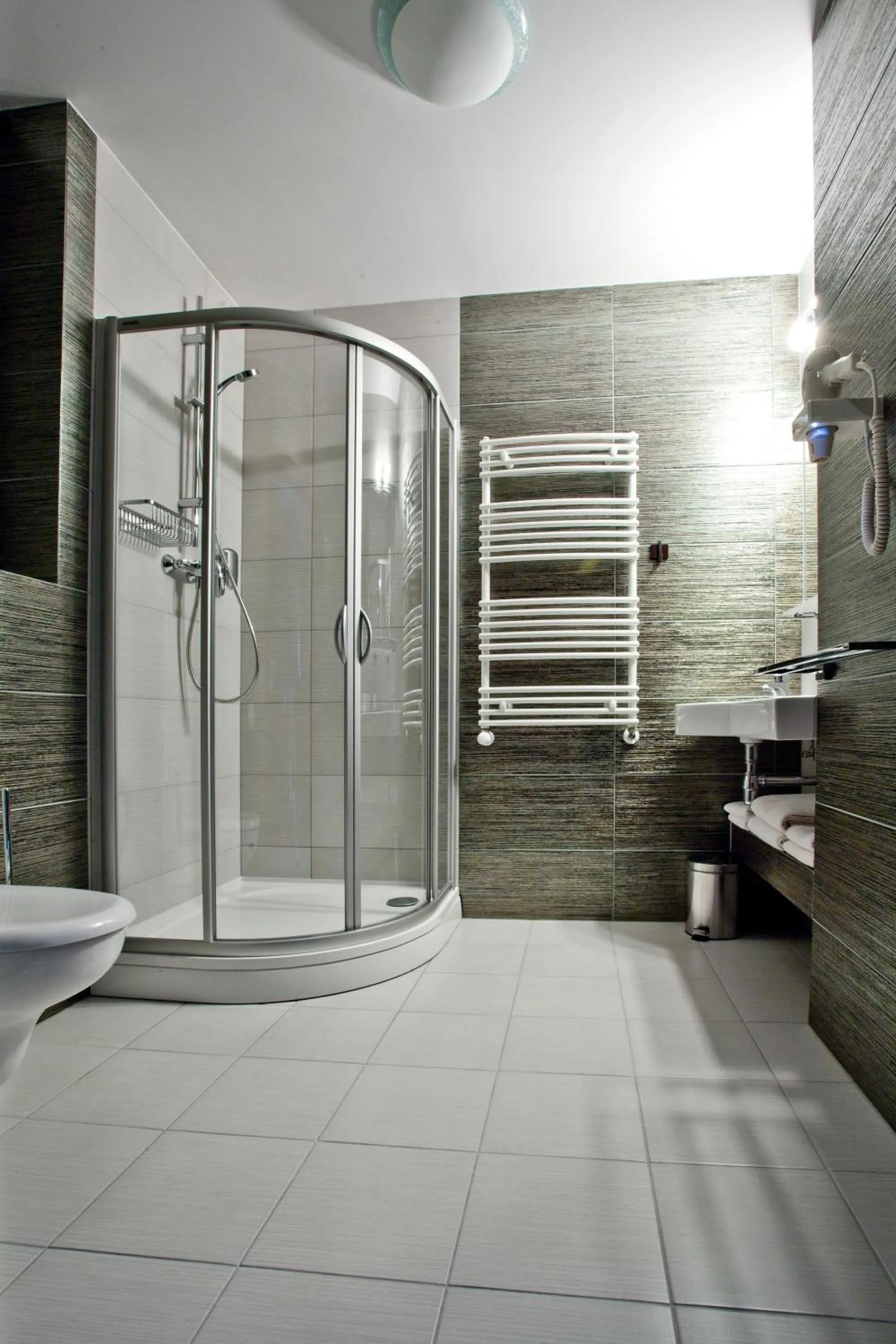 Shower in Hotel Szara Willa
