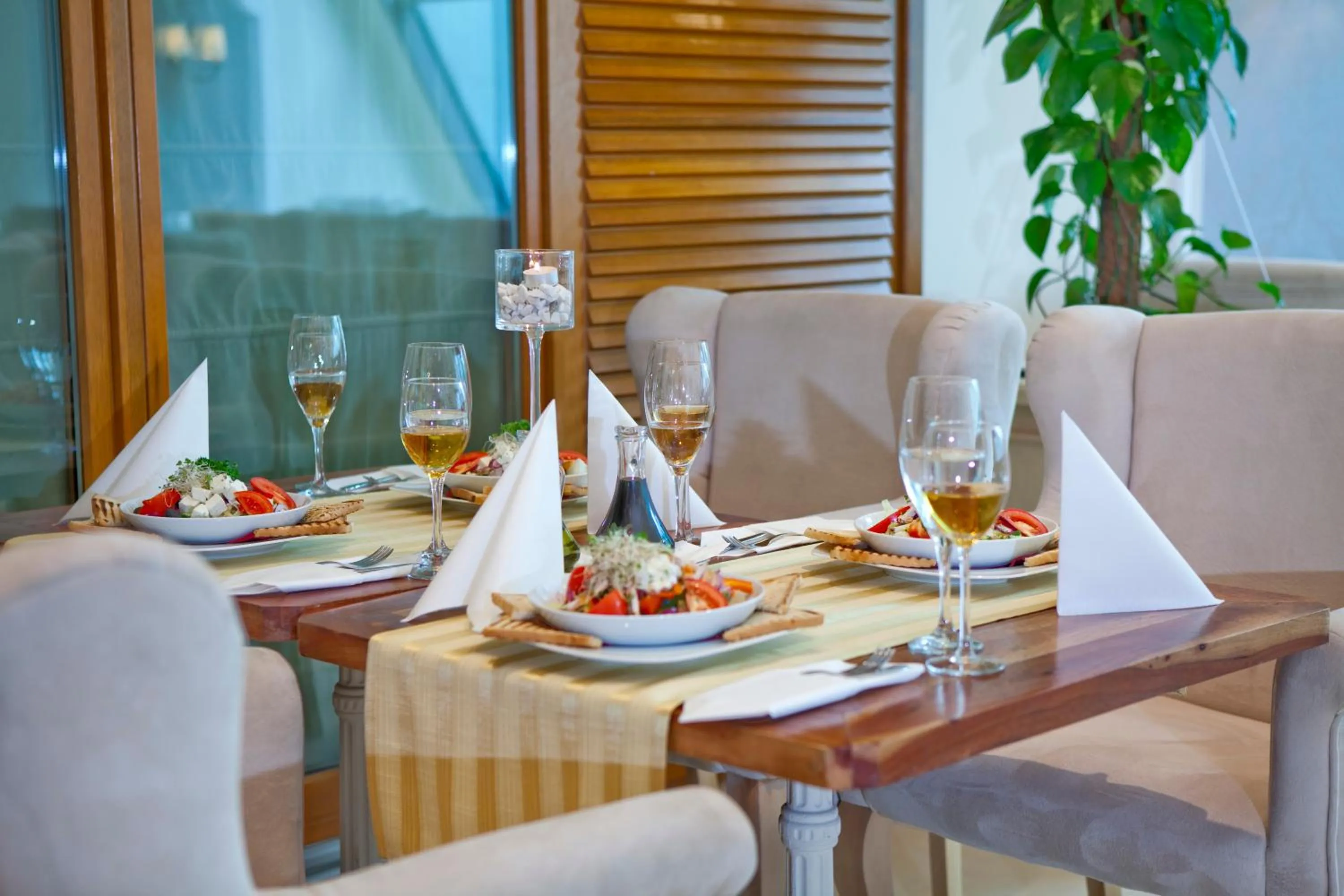 Restaurant/places to eat in Hotel Szara Willa