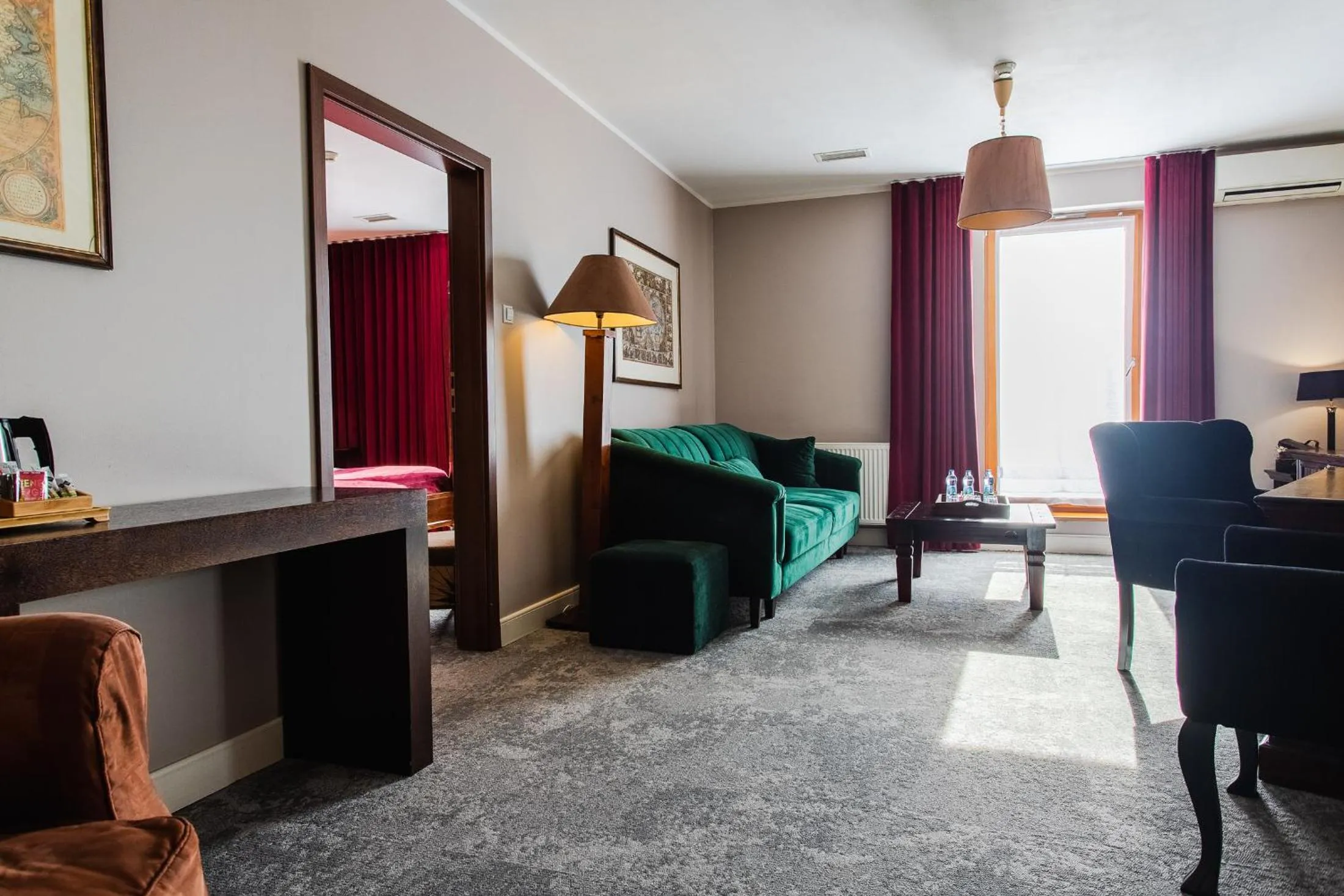 Living room, Bed in Hotel Szara Willa