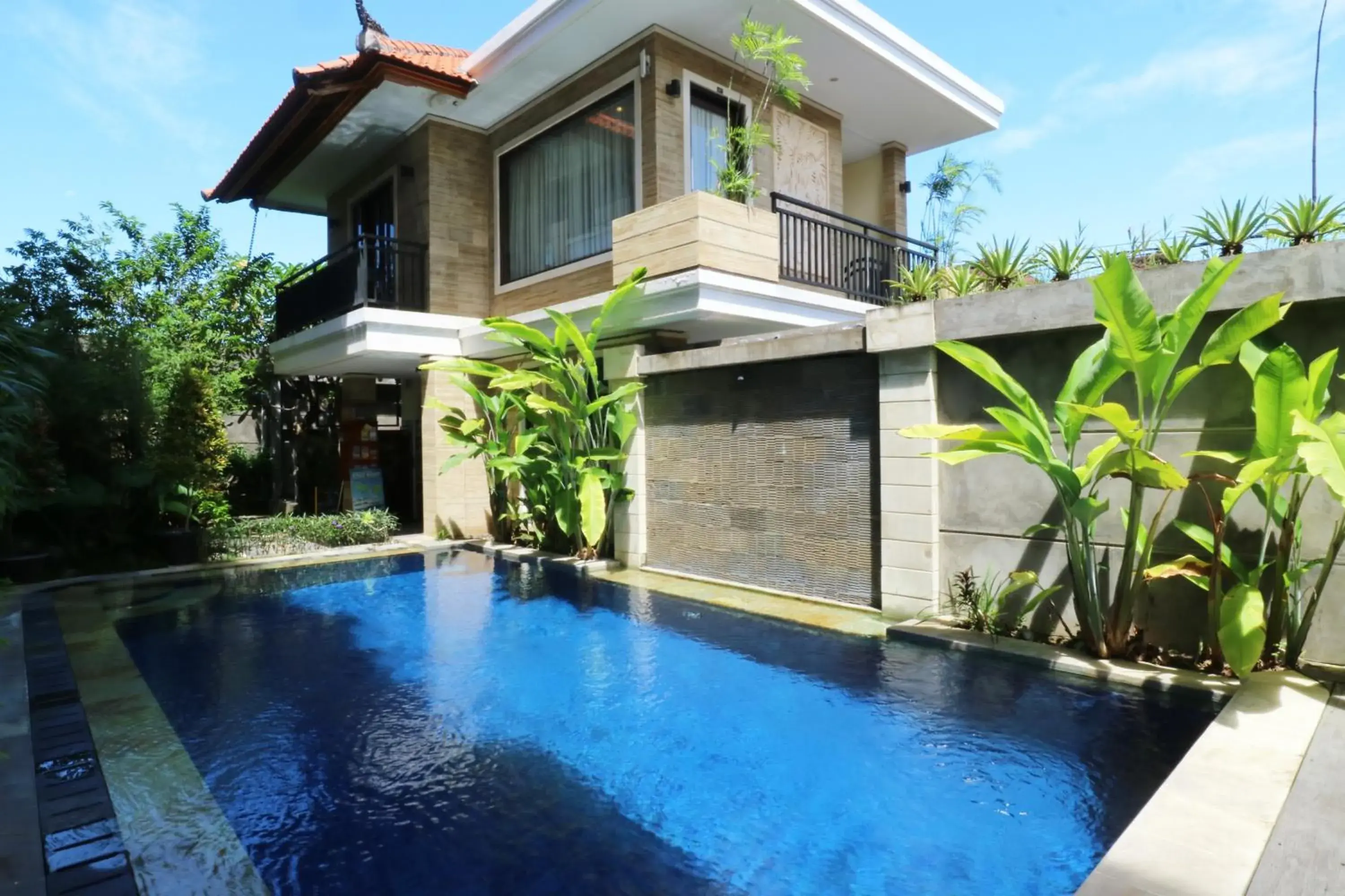 Property building in Kondra Premiere Guest House Kuta Property building in Kondra Premiere Guest House Kuta