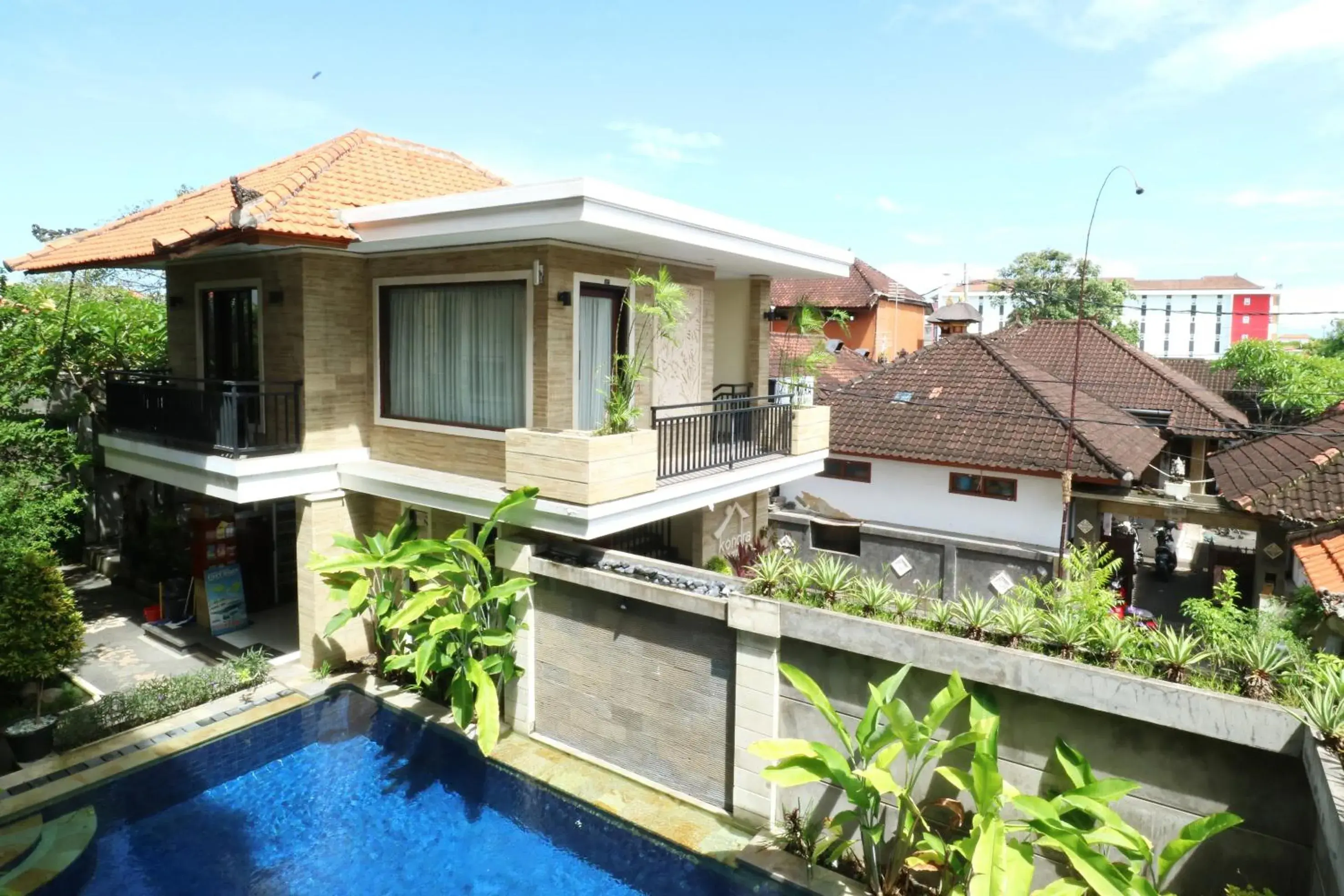Swimming pool in Kondra Premiere Guest House Kuta Swimming pool in Kondra Premiere Guest House Kuta
