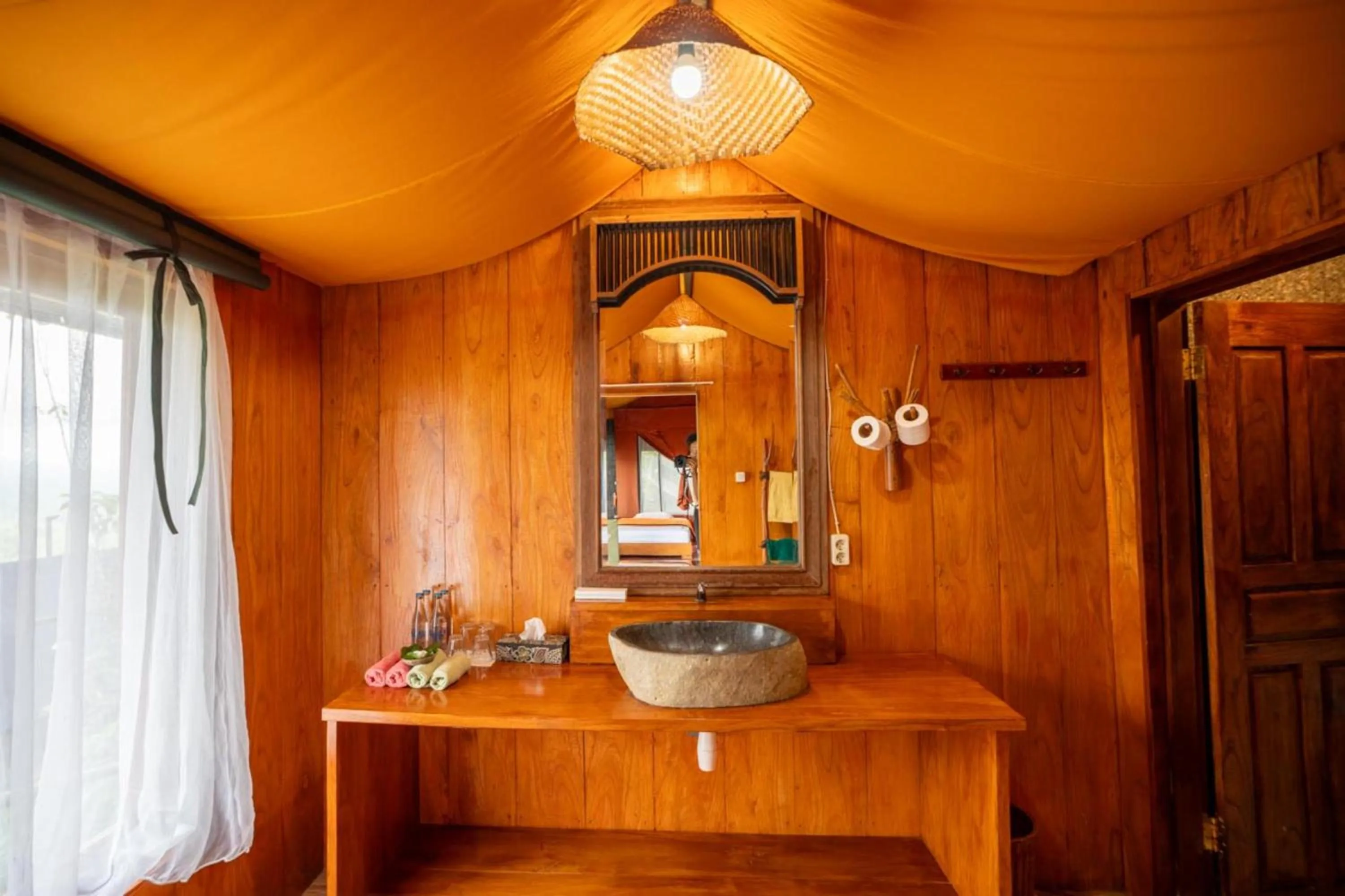 Bathroom in Sang Giri Mountain Tent Resort