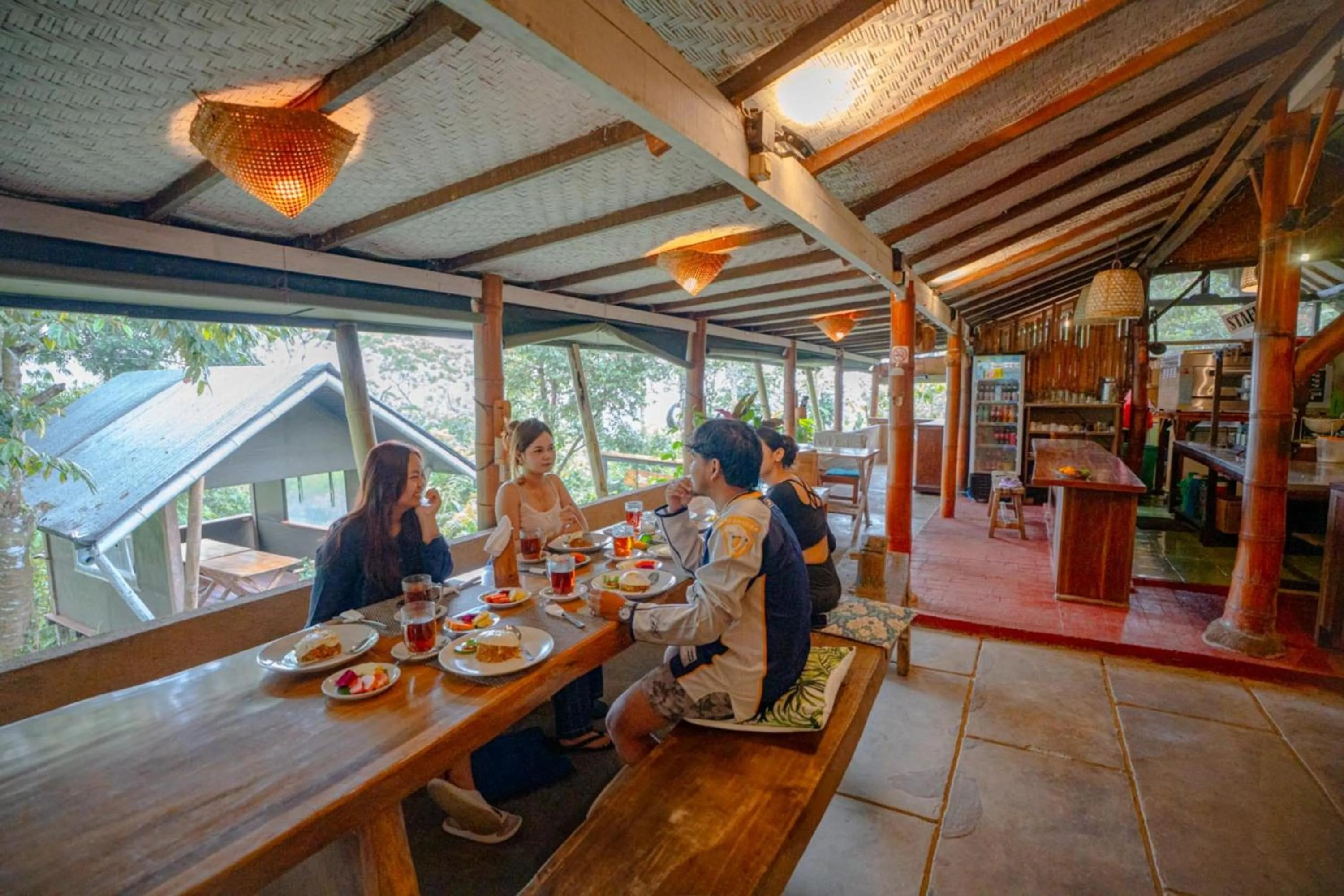 Restaurant/places to eat in Sang Giri Mountain Tent Resort
