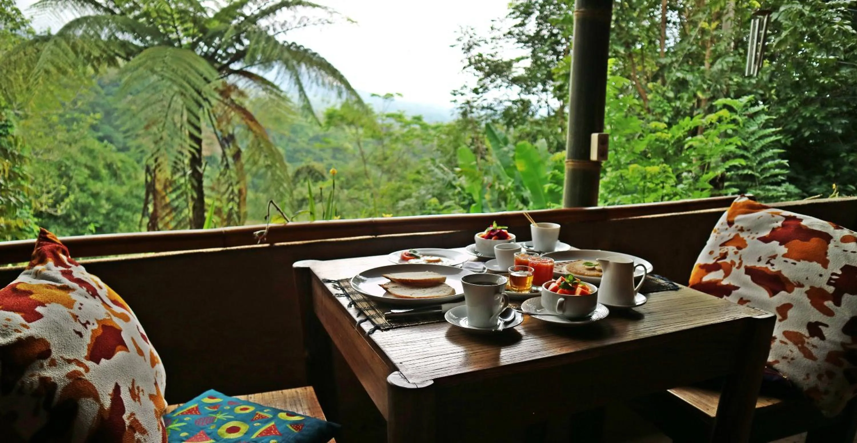 Breakfast in Sang Giri Mountain Tent Resort