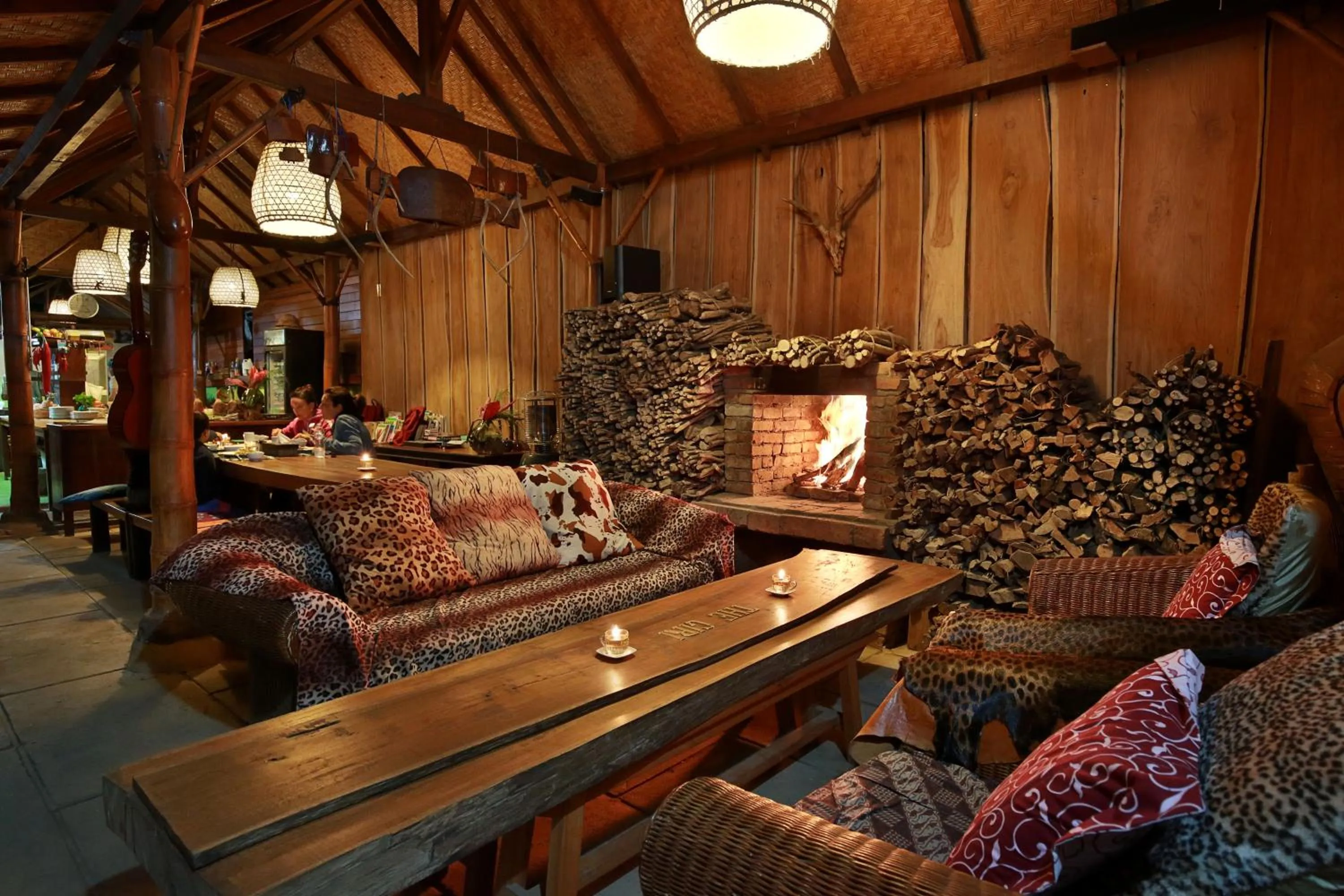 Restaurant/places to eat in Sang Giri Mountain Tent Resort