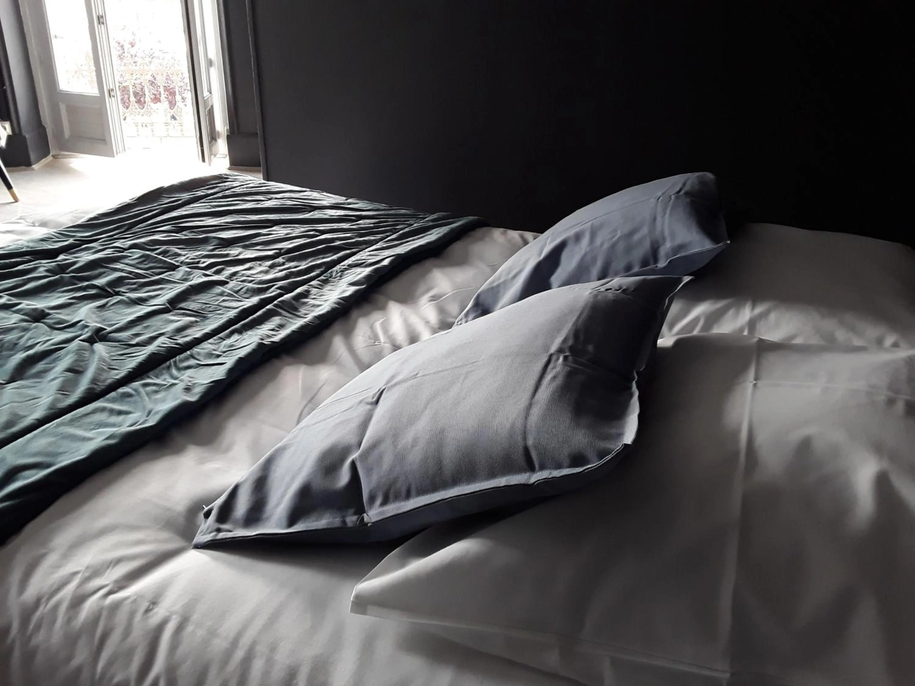 Bedroom, Bed in La Pomme d'Or