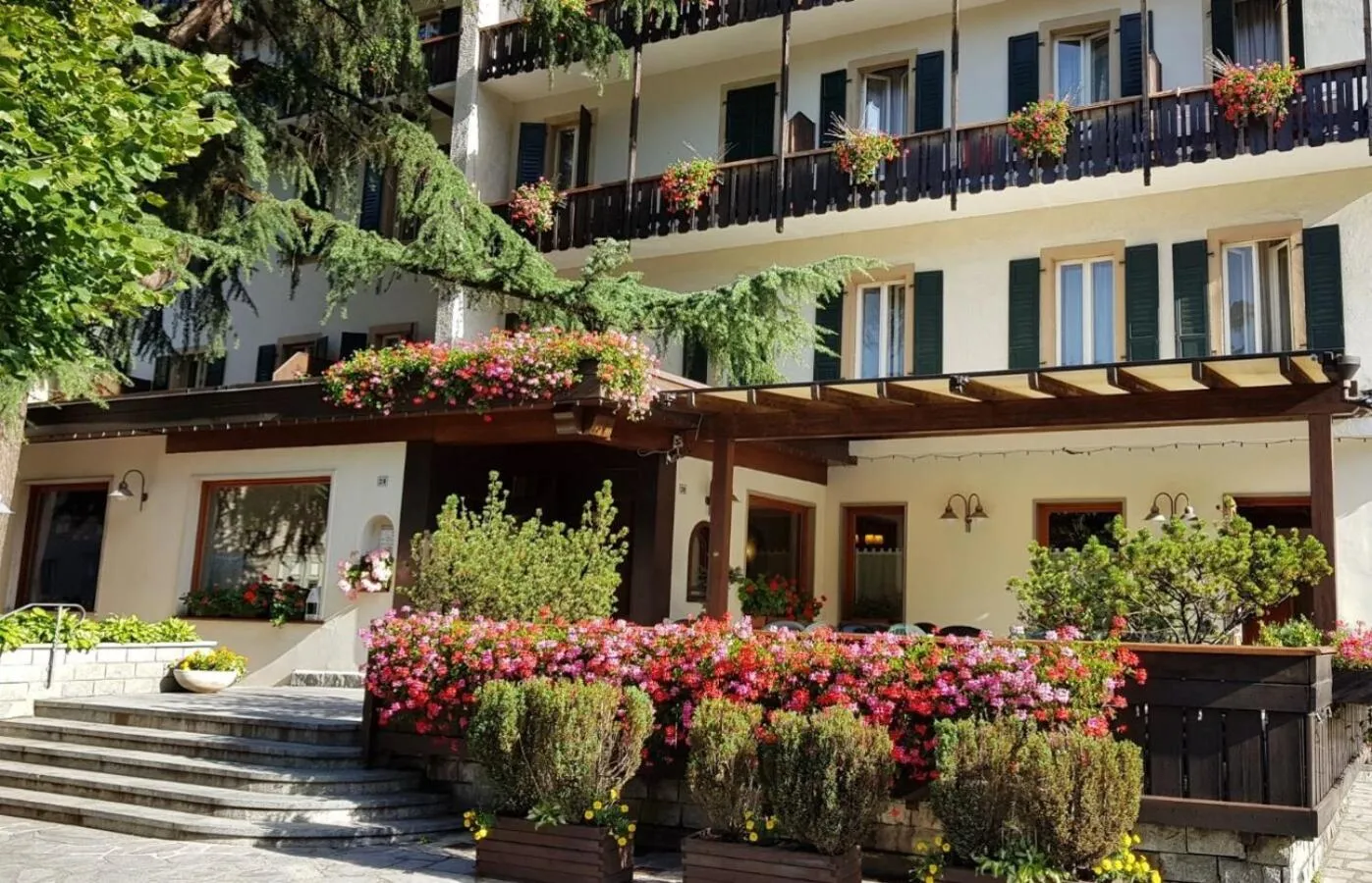 Property building in Hotel Pinzolo-Dolomiti