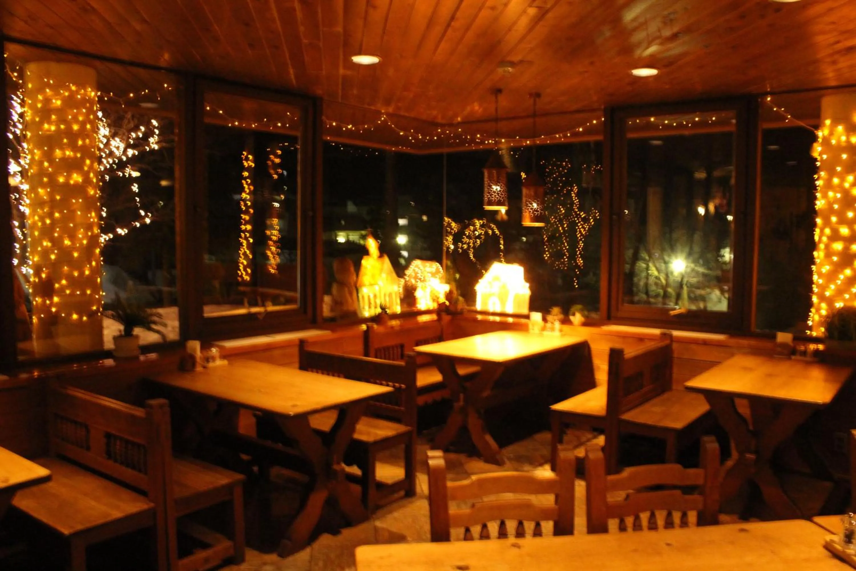 Restaurant/places to eat in Lodge Scole