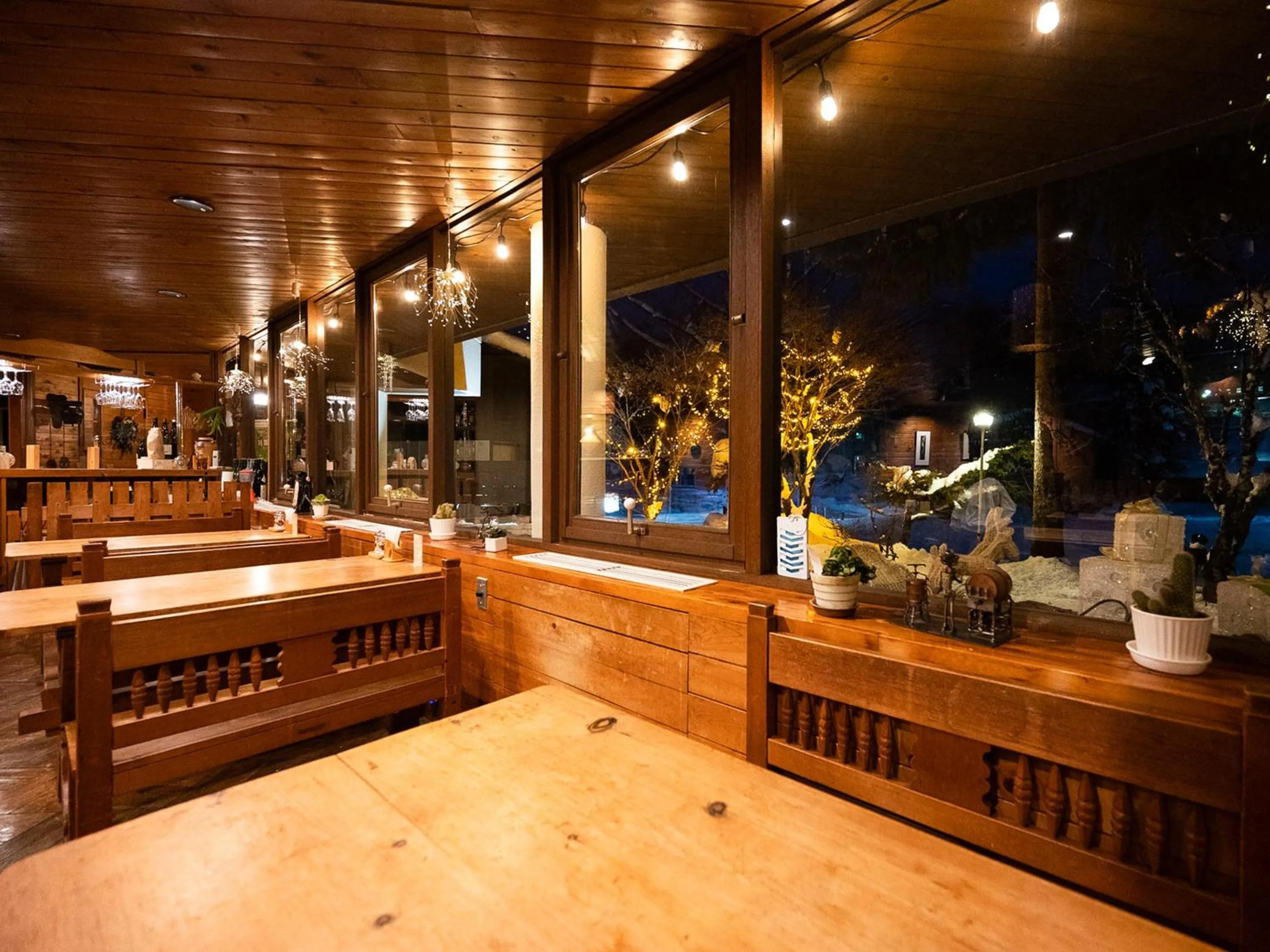 Restaurant/places to eat in Lodge Scole