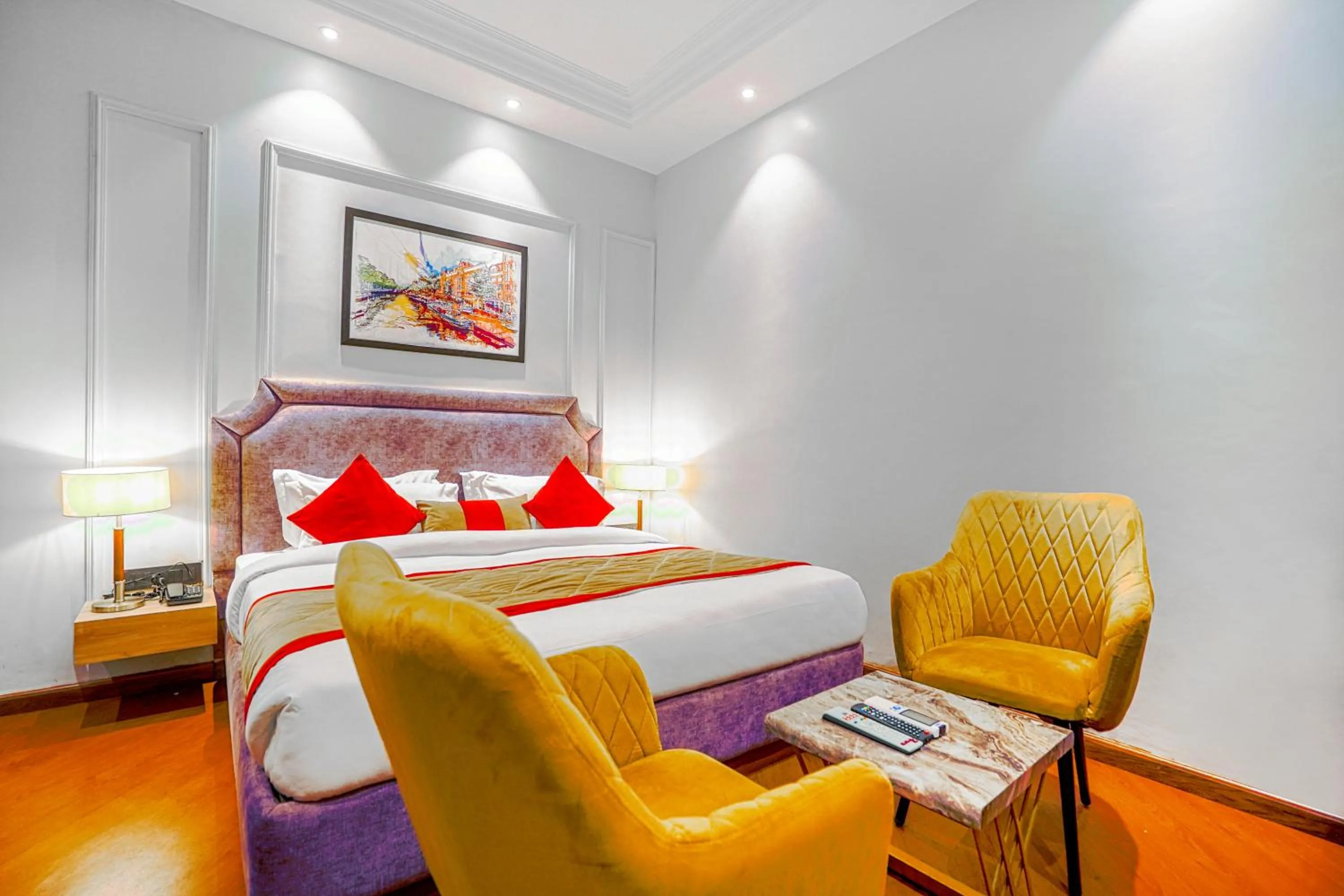 Living room, Bed in Hotel Grand Cabbana By Levelup Hotels
