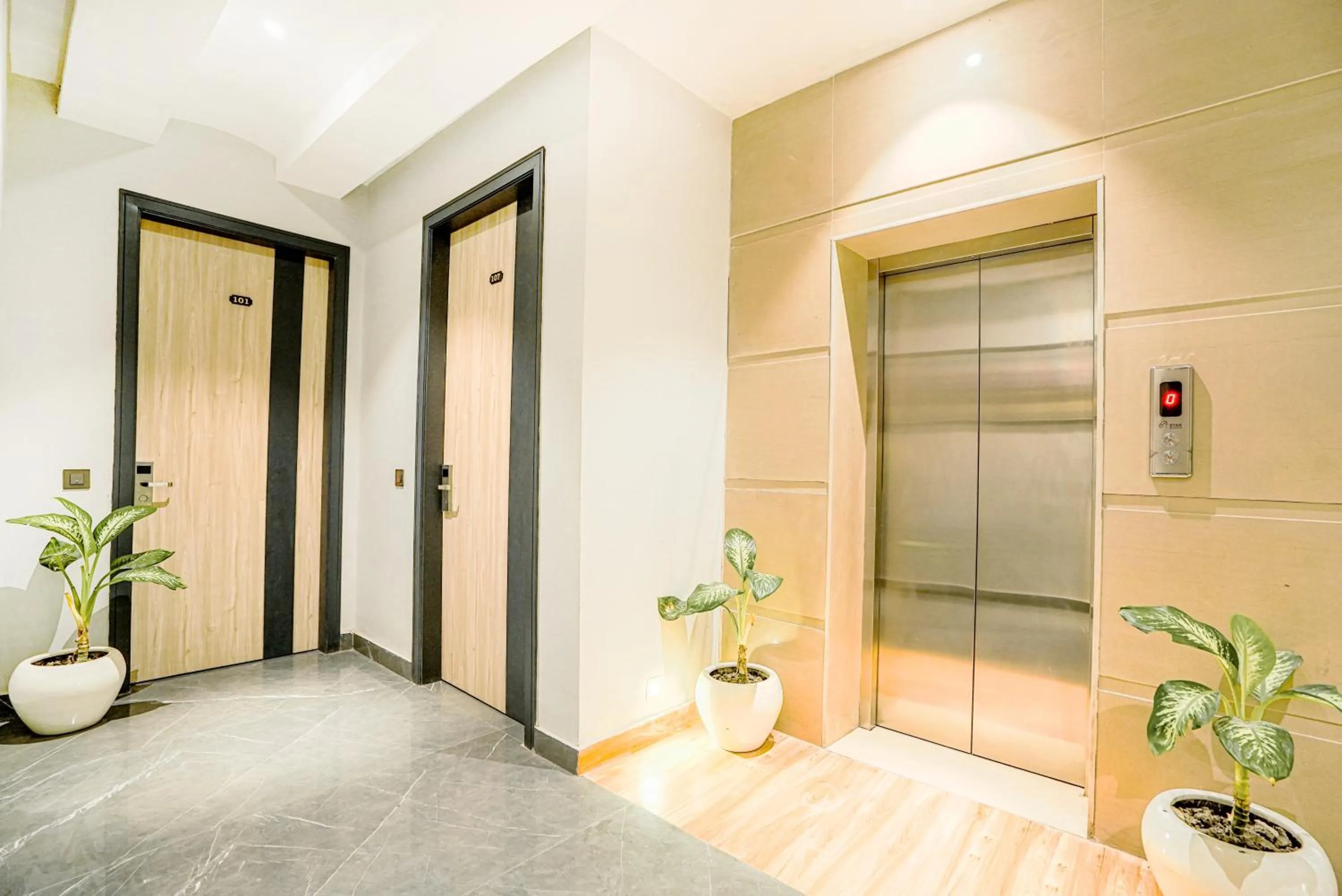 elevator in Hotel Grand Cabbana By Levelup Hotels