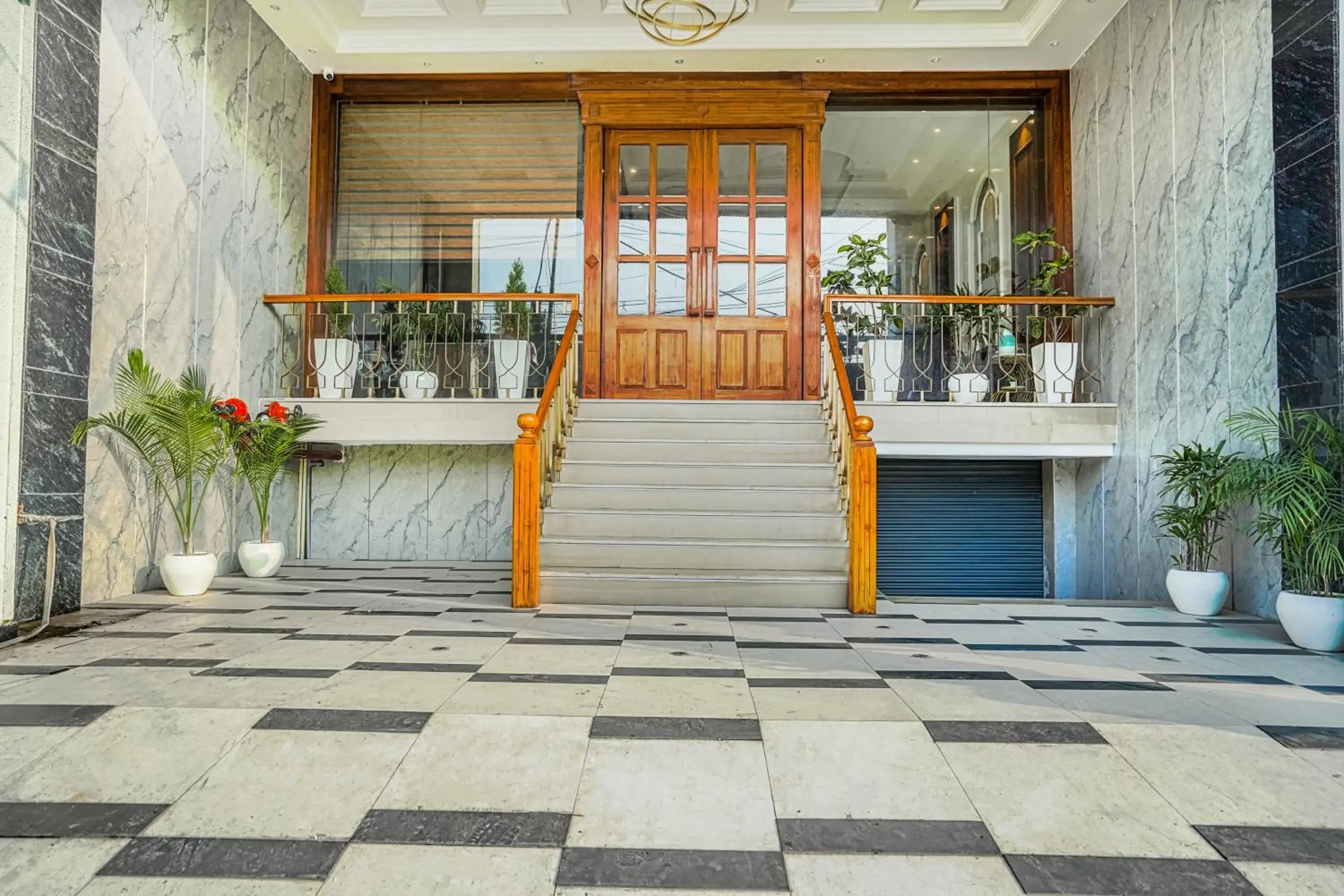 Facade/entrance in Hotel Grand Cabbana By Levelup Hotels Facade/entrance in Hotel Grand Cabbana By Levelup Hotels