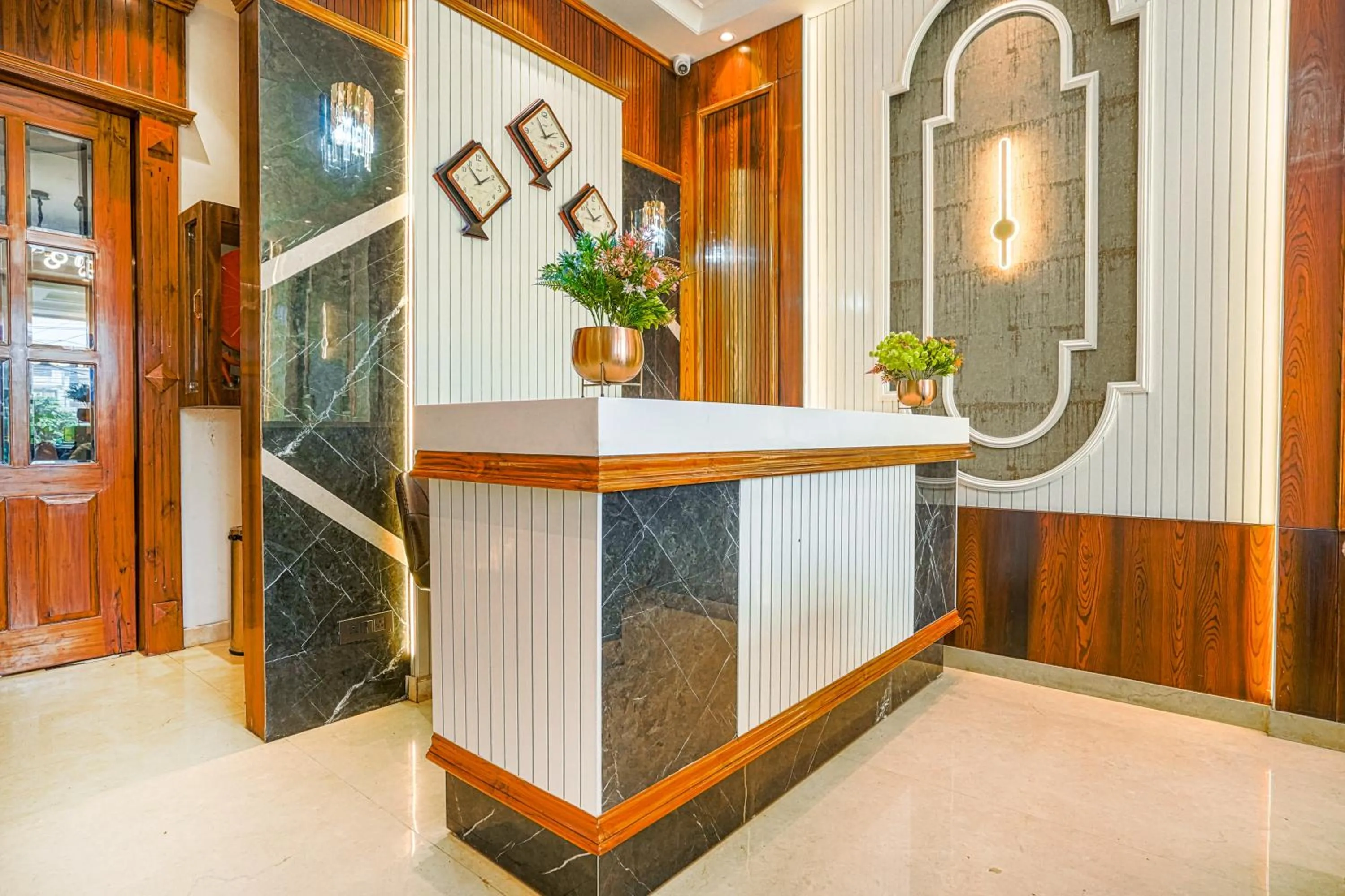 Lobby or reception in Hotel Grand Cabbana By Levelup Hotels