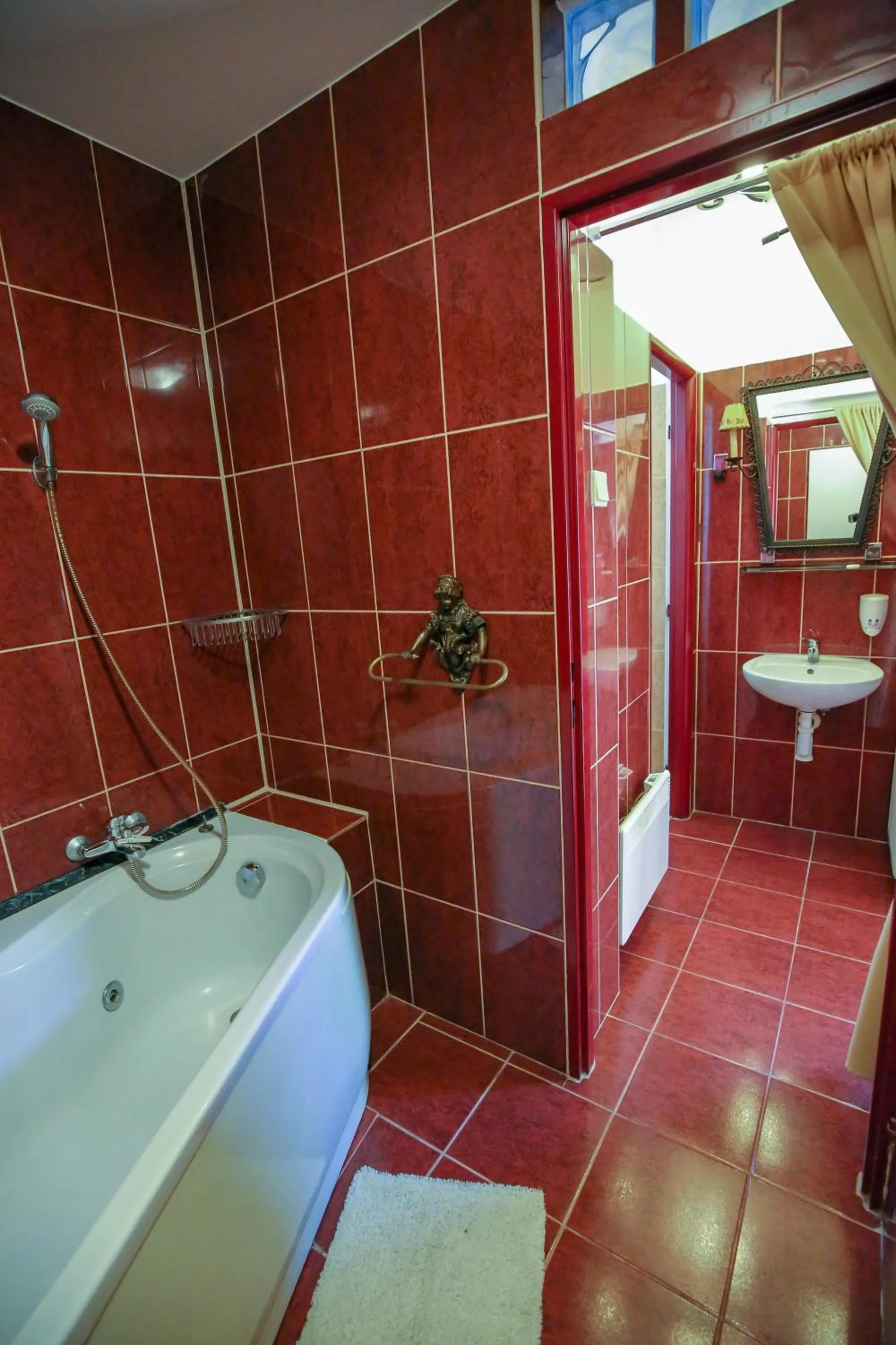 Bathroom in Everlast