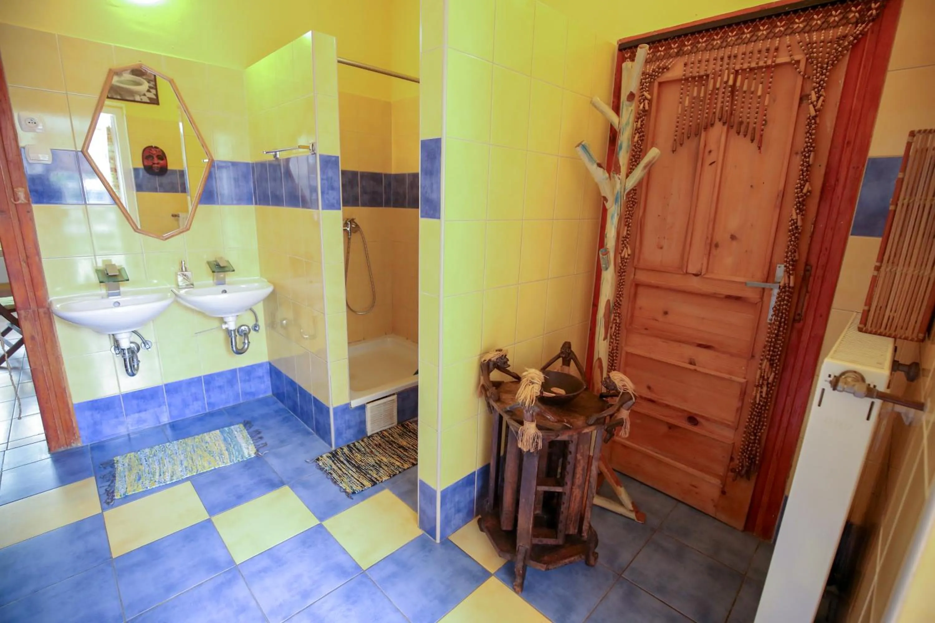 Shower in Everlast