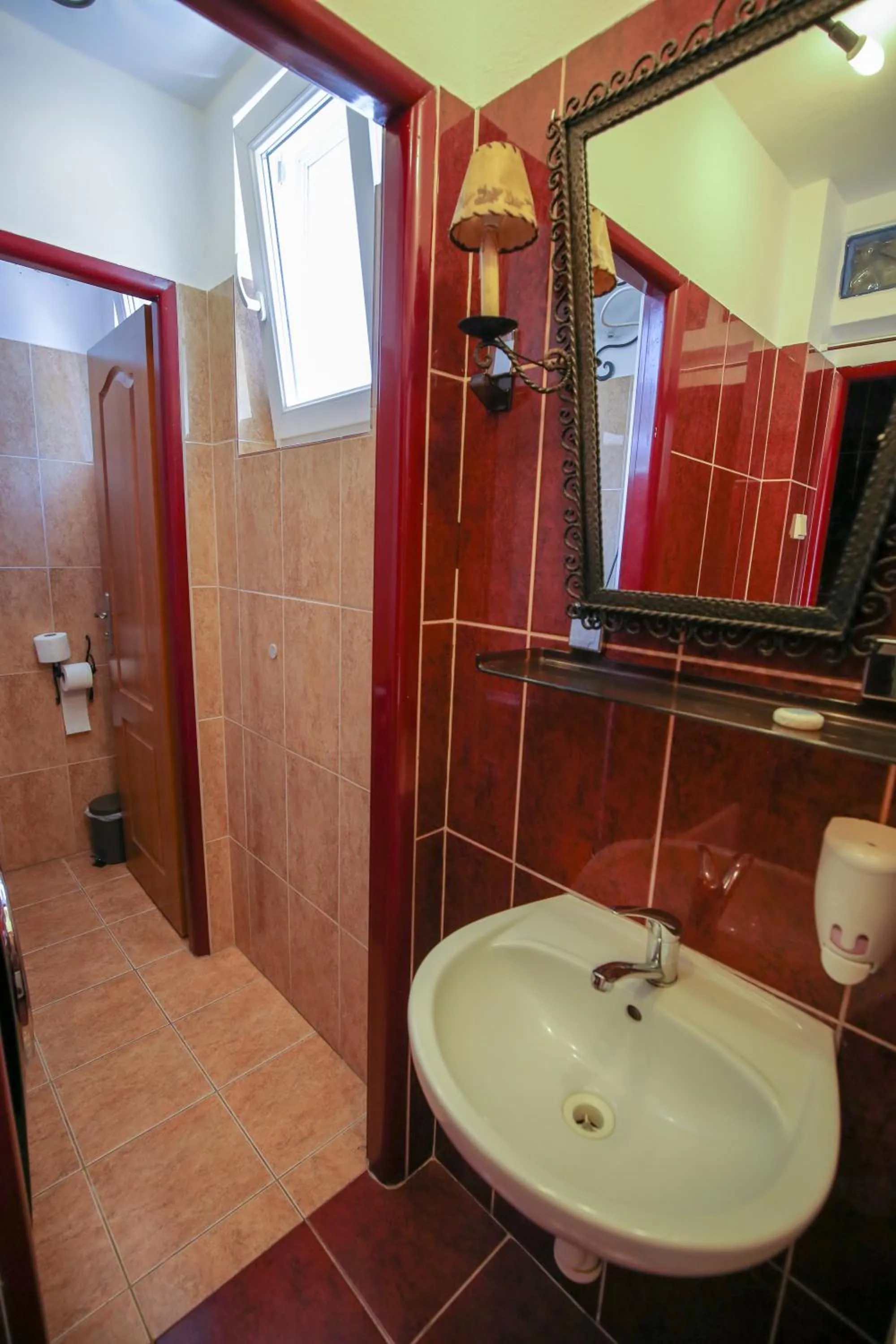 Bathroom in Everlast