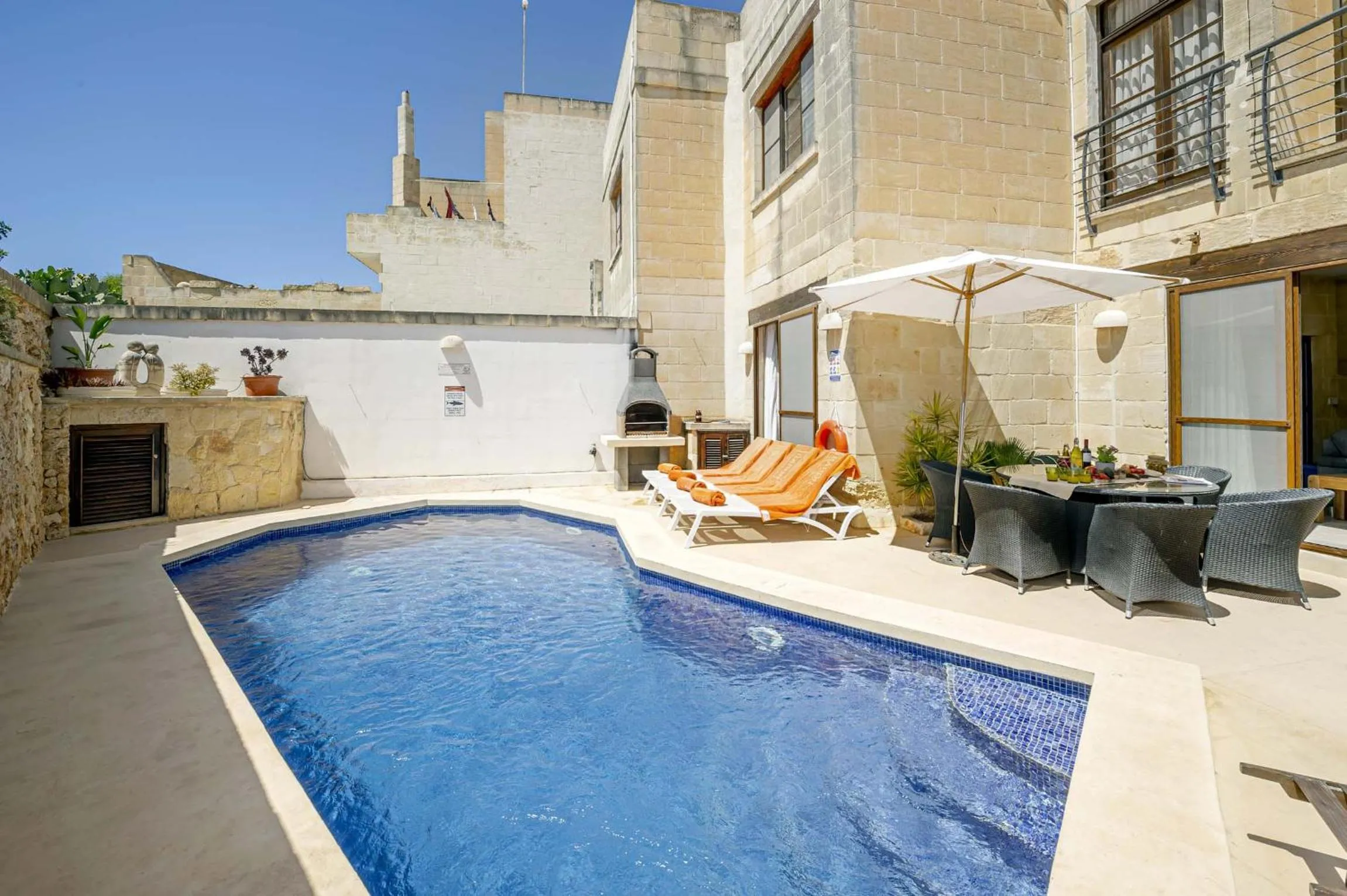 Razzett Luna Holiday Home