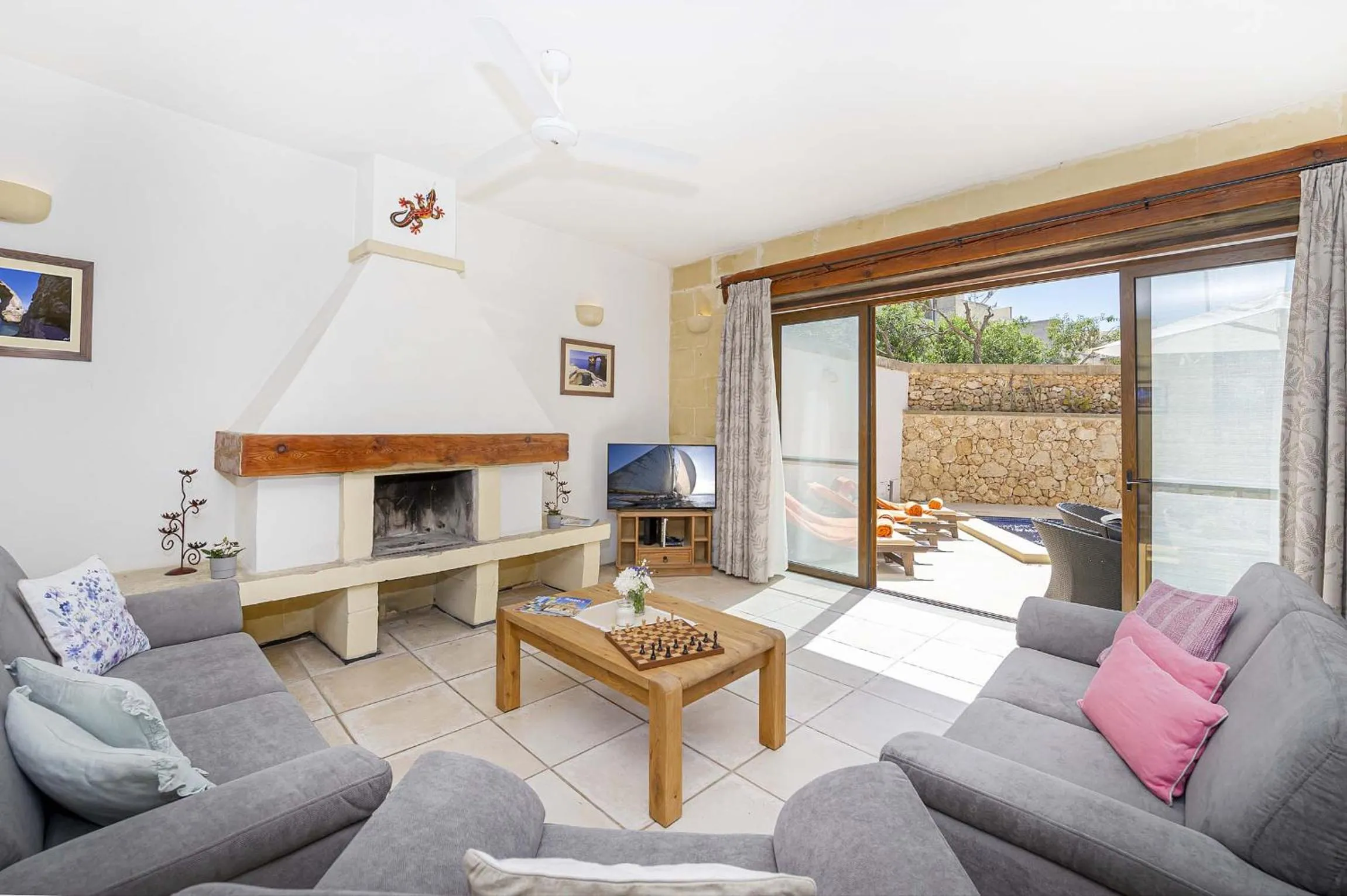 Razzett Luna Holiday Home