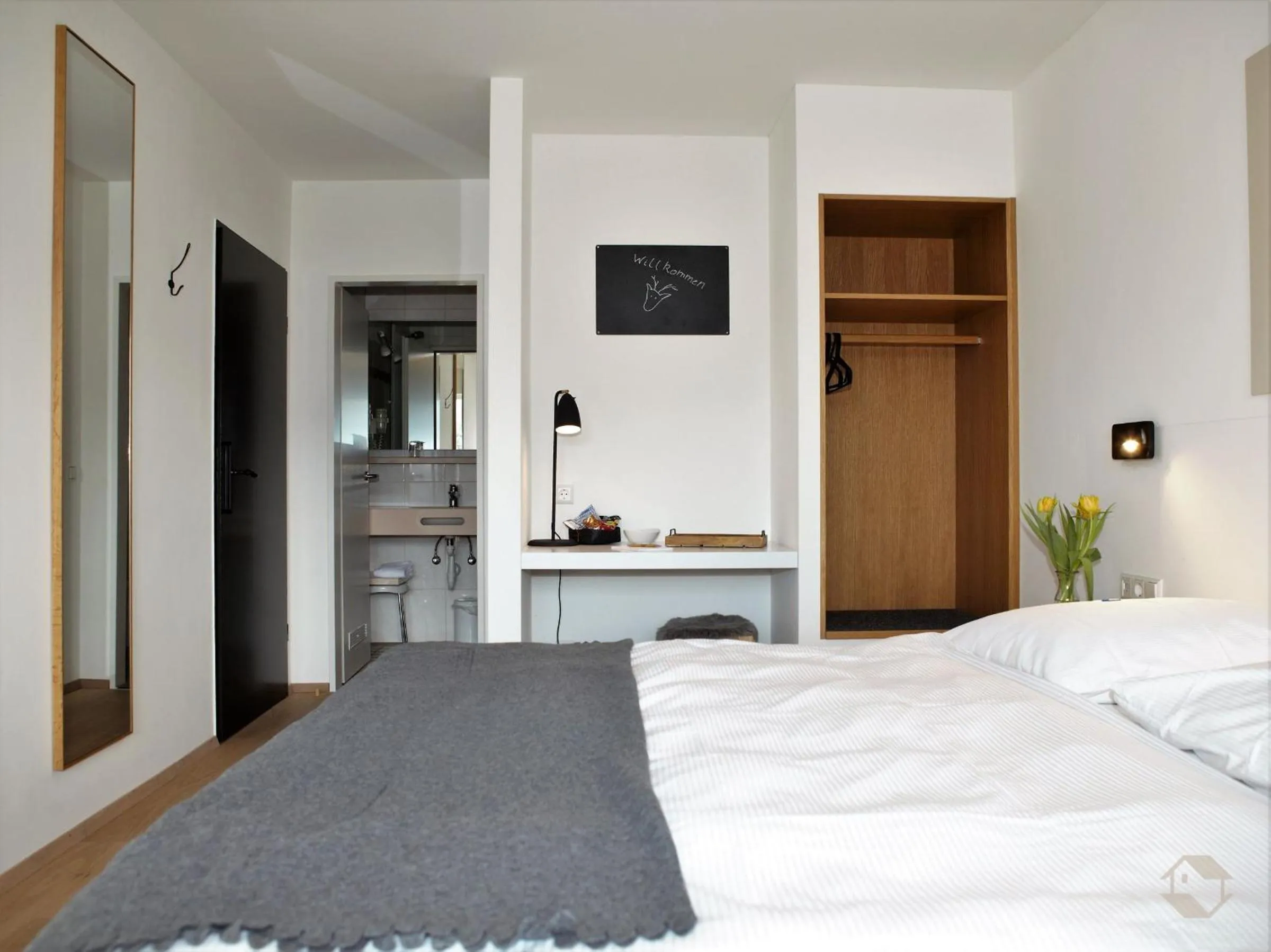 Bed in Gasthaus Hirschenstube & Gästehaus Gehri