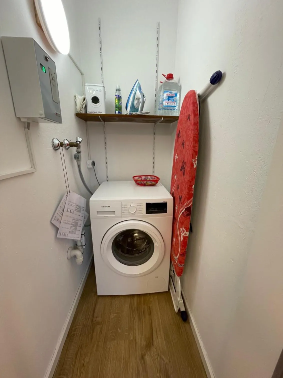 washing machine in Gasthaus Hirschenstube & Gästehaus Gehri