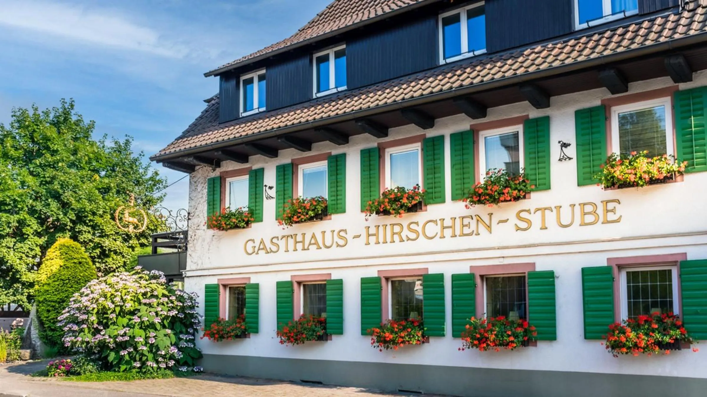 Property building in Gasthaus Hirschenstube & Gästehaus Gehri