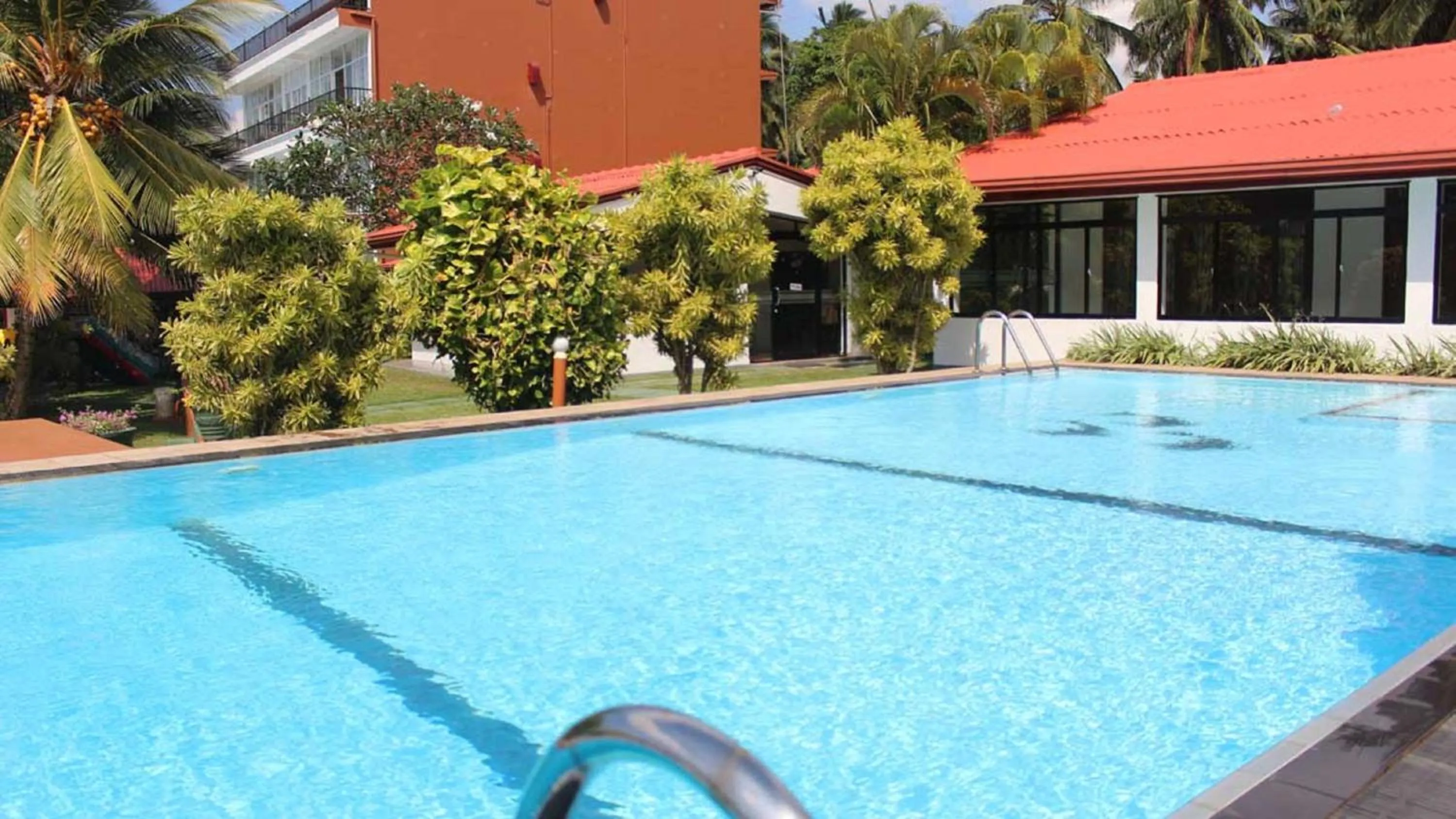 Swimming pool in Ranga Holiday Resort