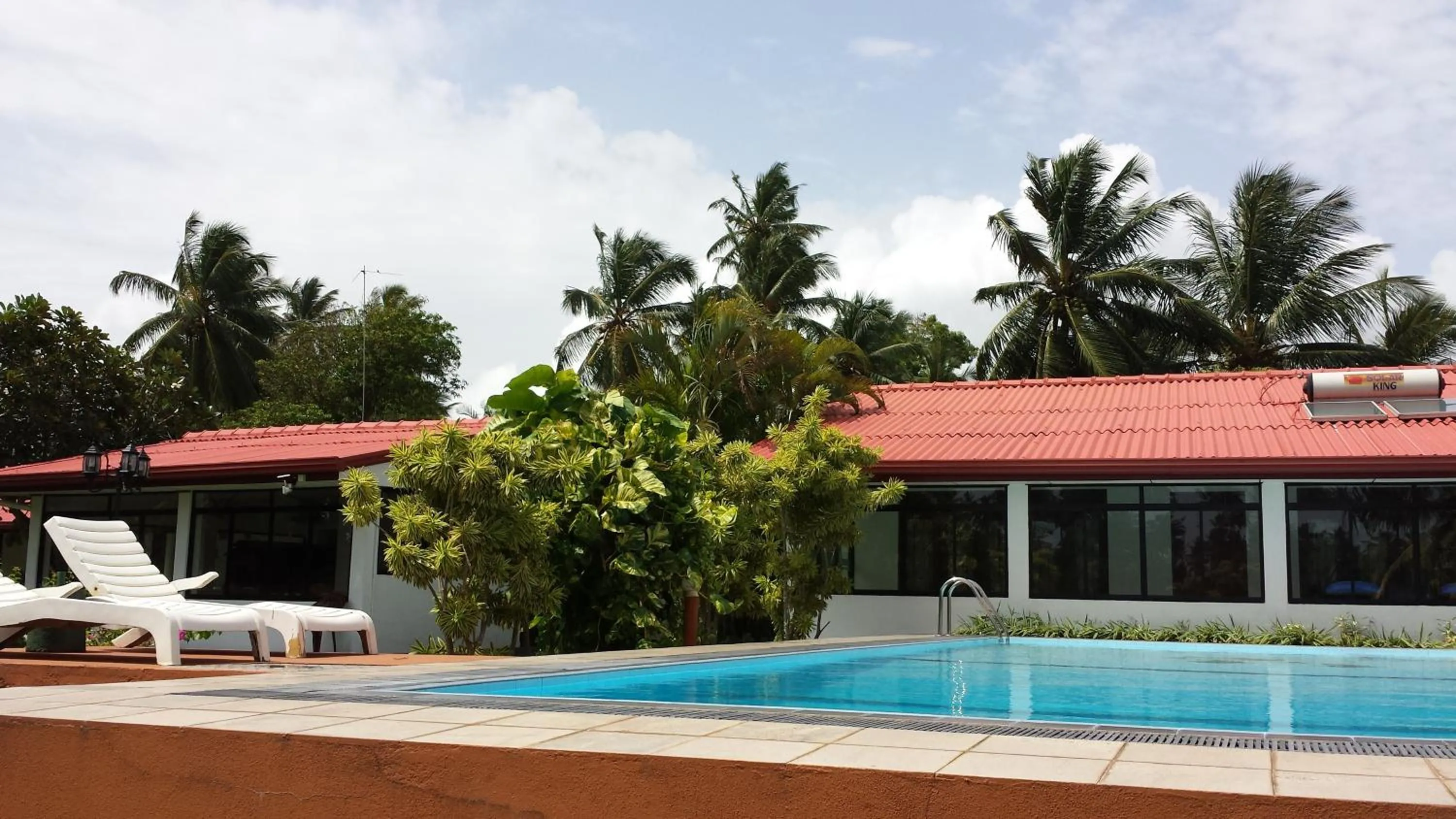 Swimming pool in Ranga Holiday Resort