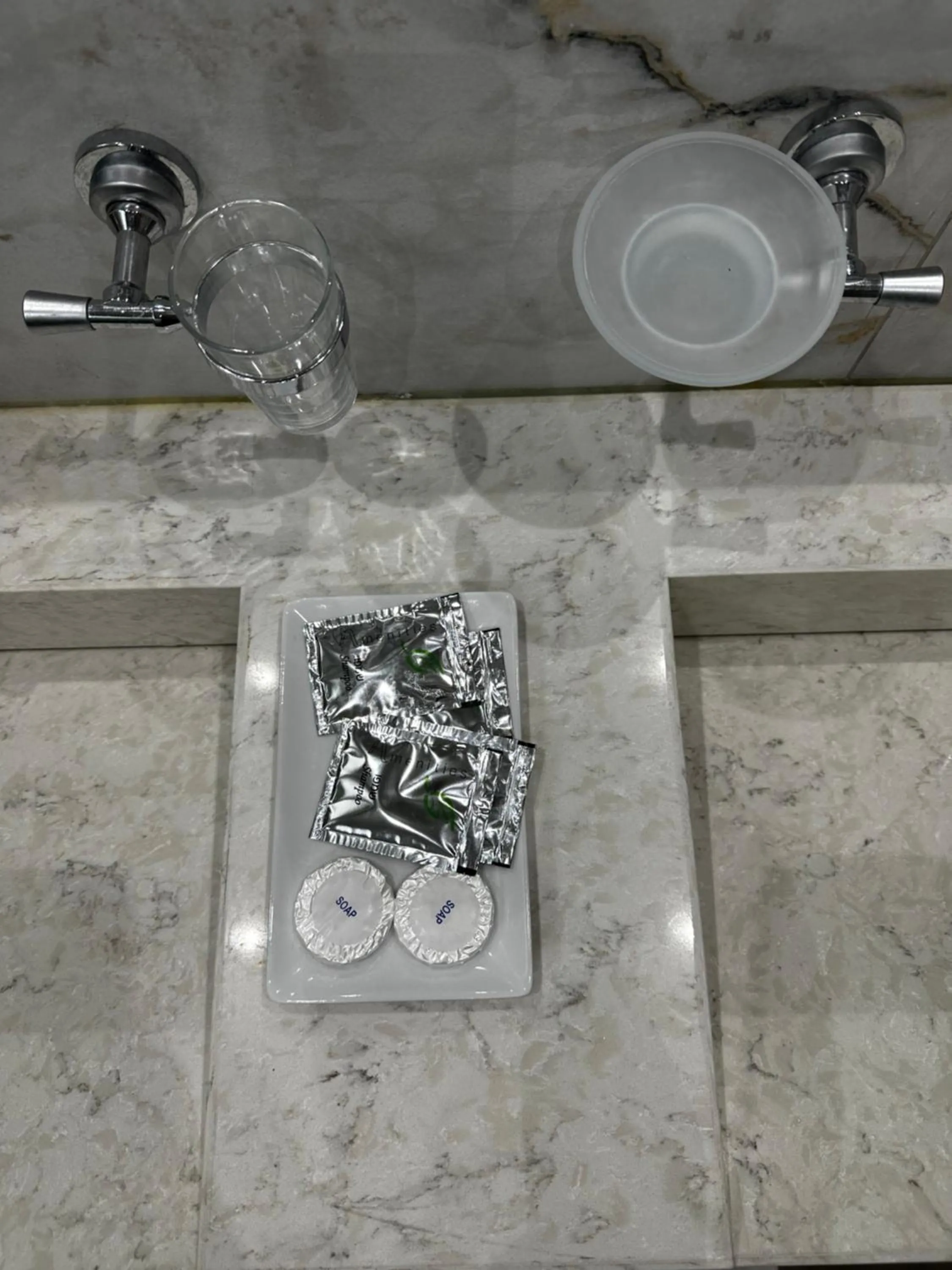 Shower in Shepherd Hotel
