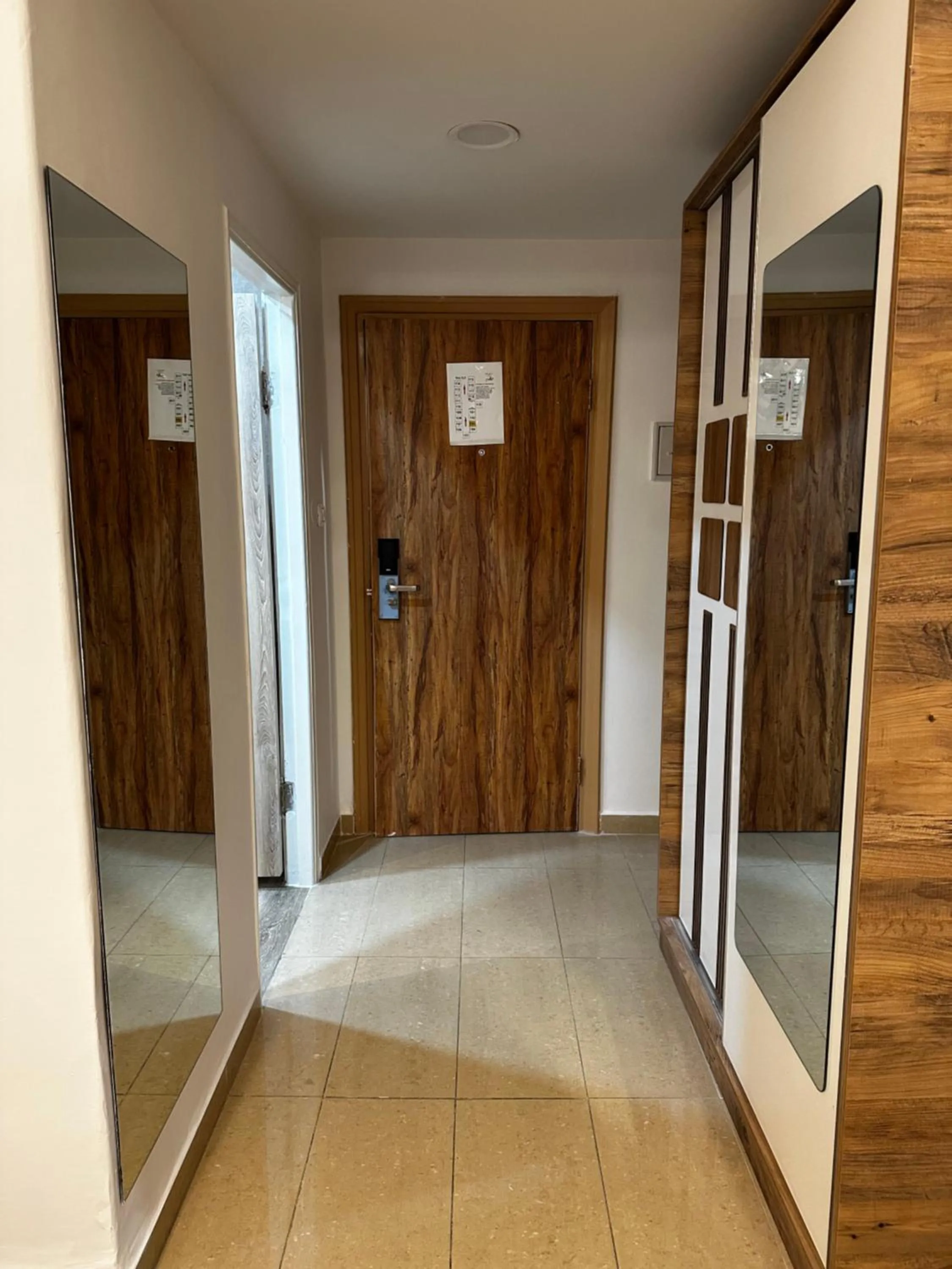 wardrobe in Shepherd Hotel