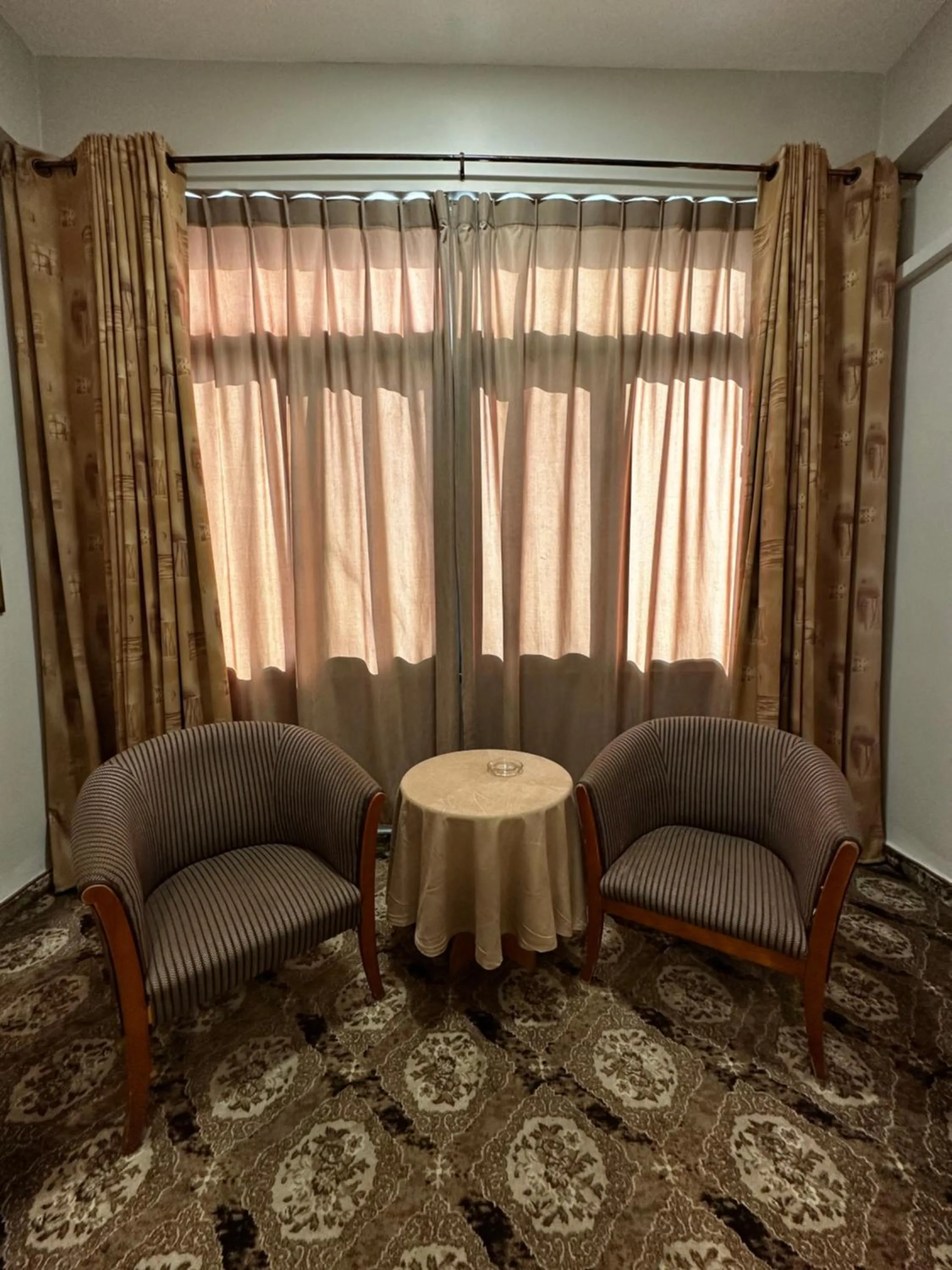 Seating area in Shepherd Hotel