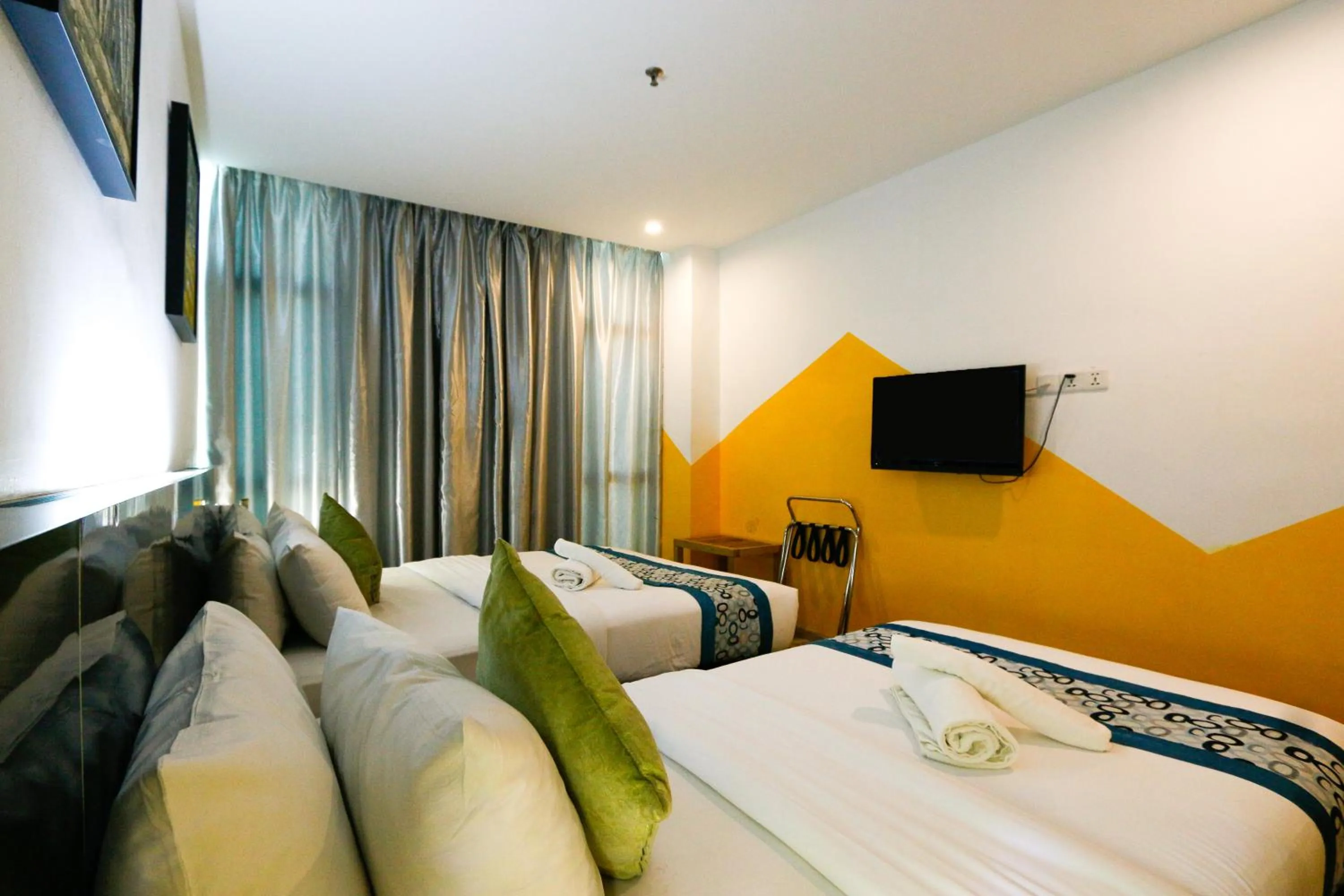 Photo of the whole room, Bed in Golden Roof Hotel Ampang Ipoh