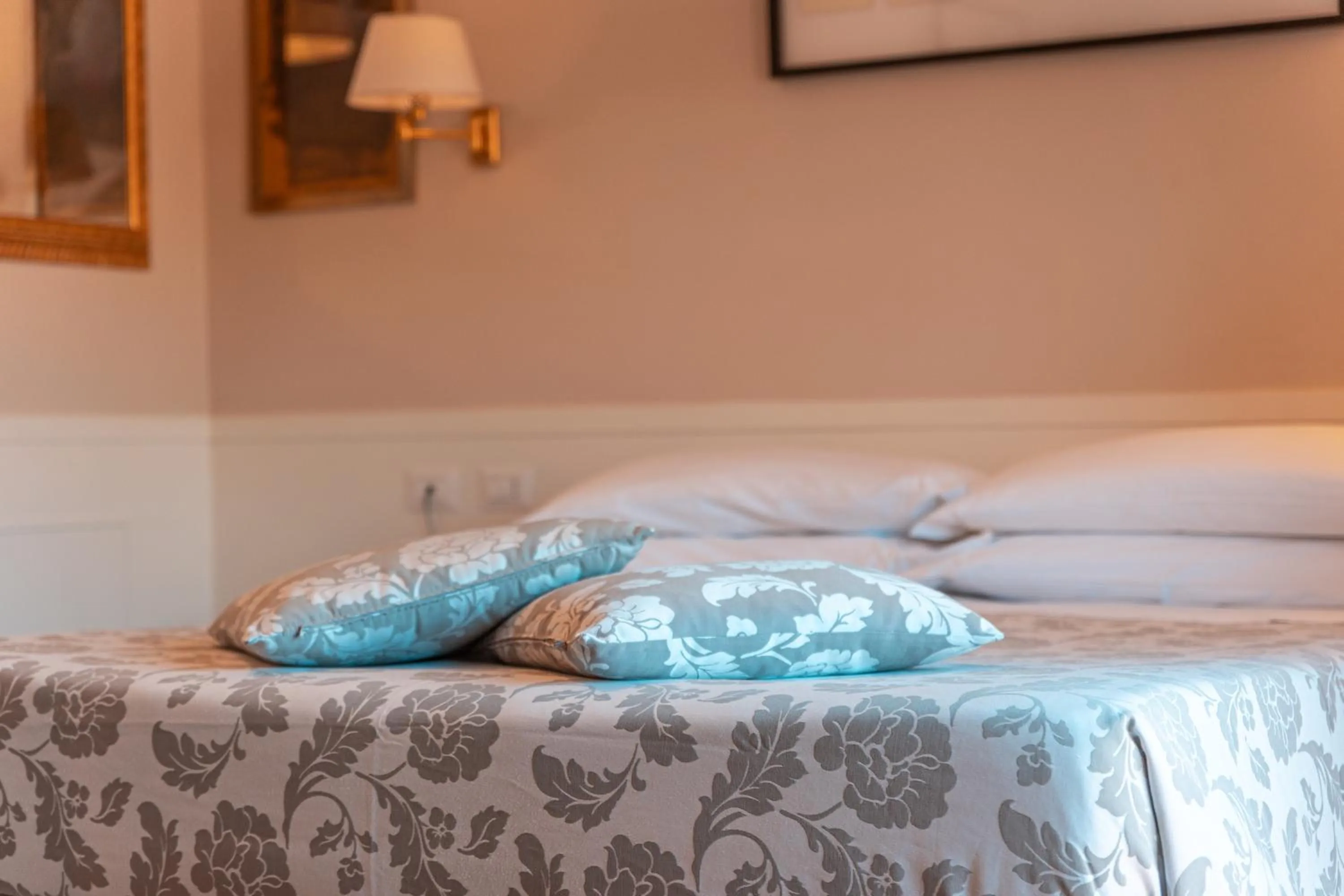 Bed in Hotel Modigliani