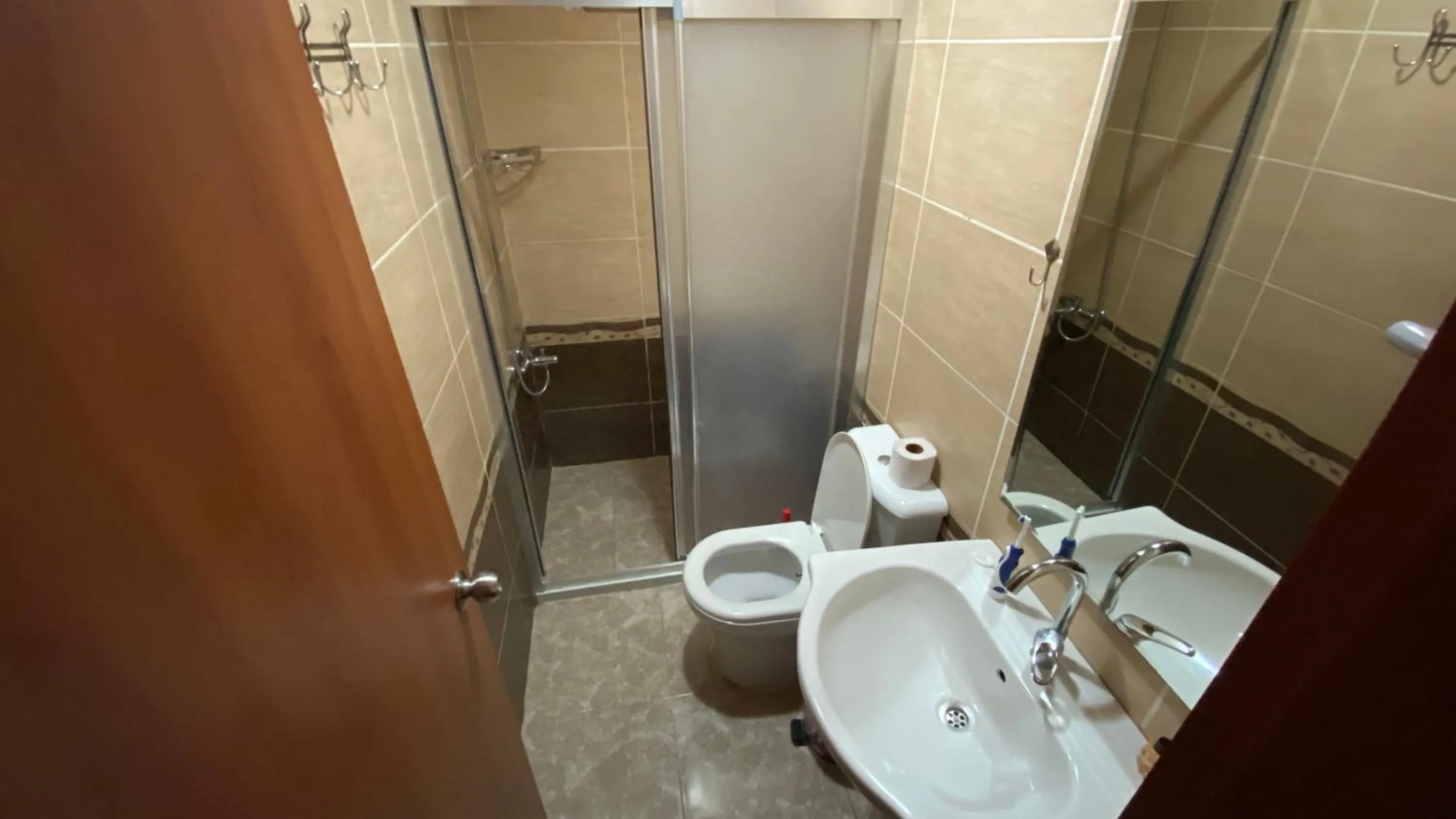 Shower in Herton Boutique Hotel