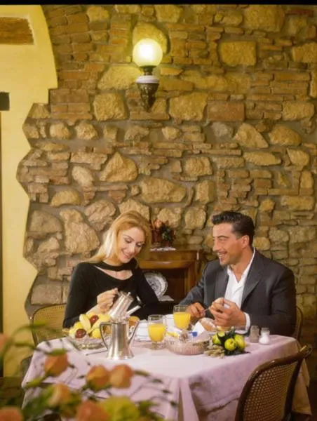 Restaurant/places to eat in Hotel Colomba d'Oro
