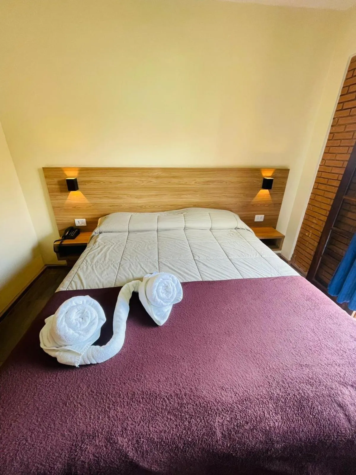 Bed in Hotel Garnier